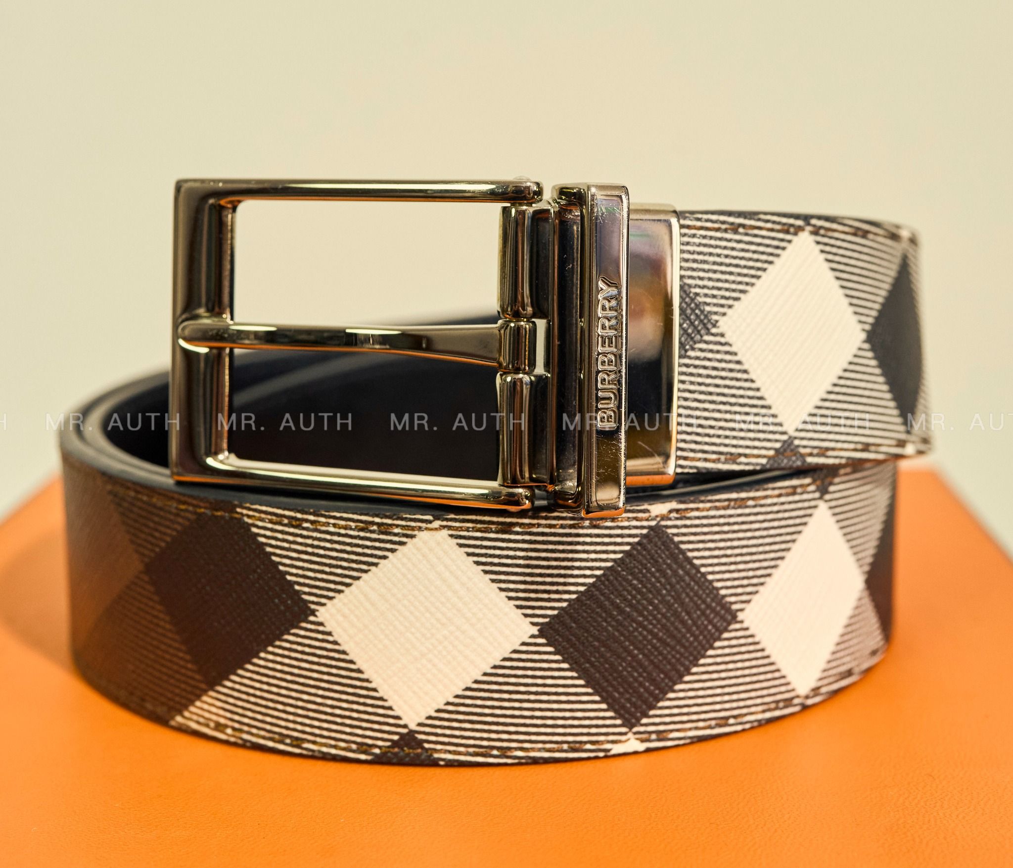 Burberry Trench Reversible Leather Belt.
