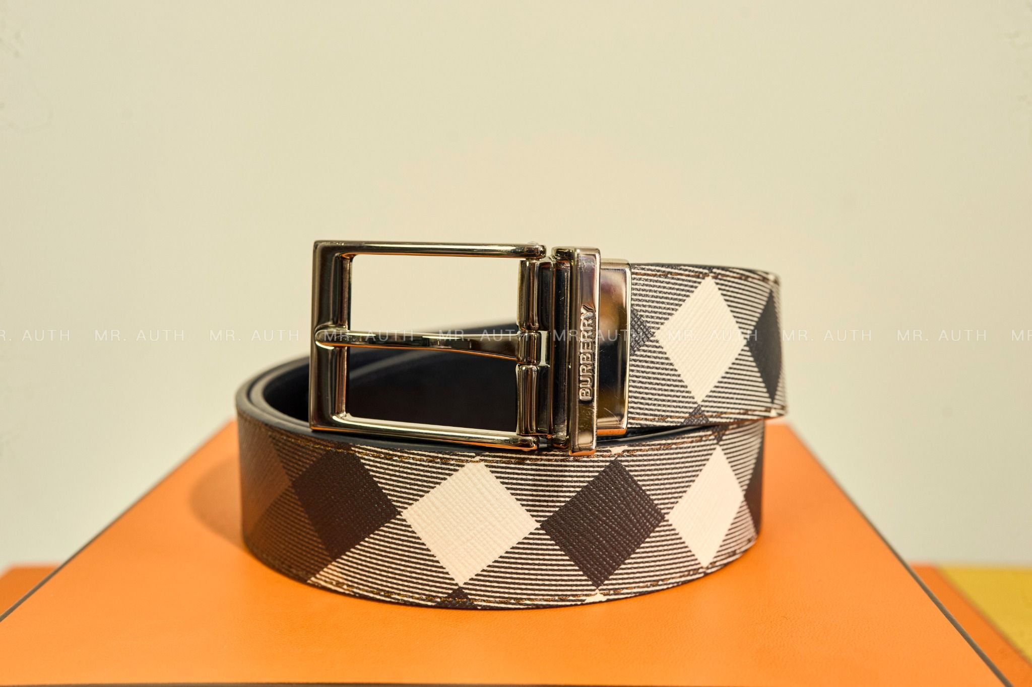 Burberry Trench Reversible Leather Belt.