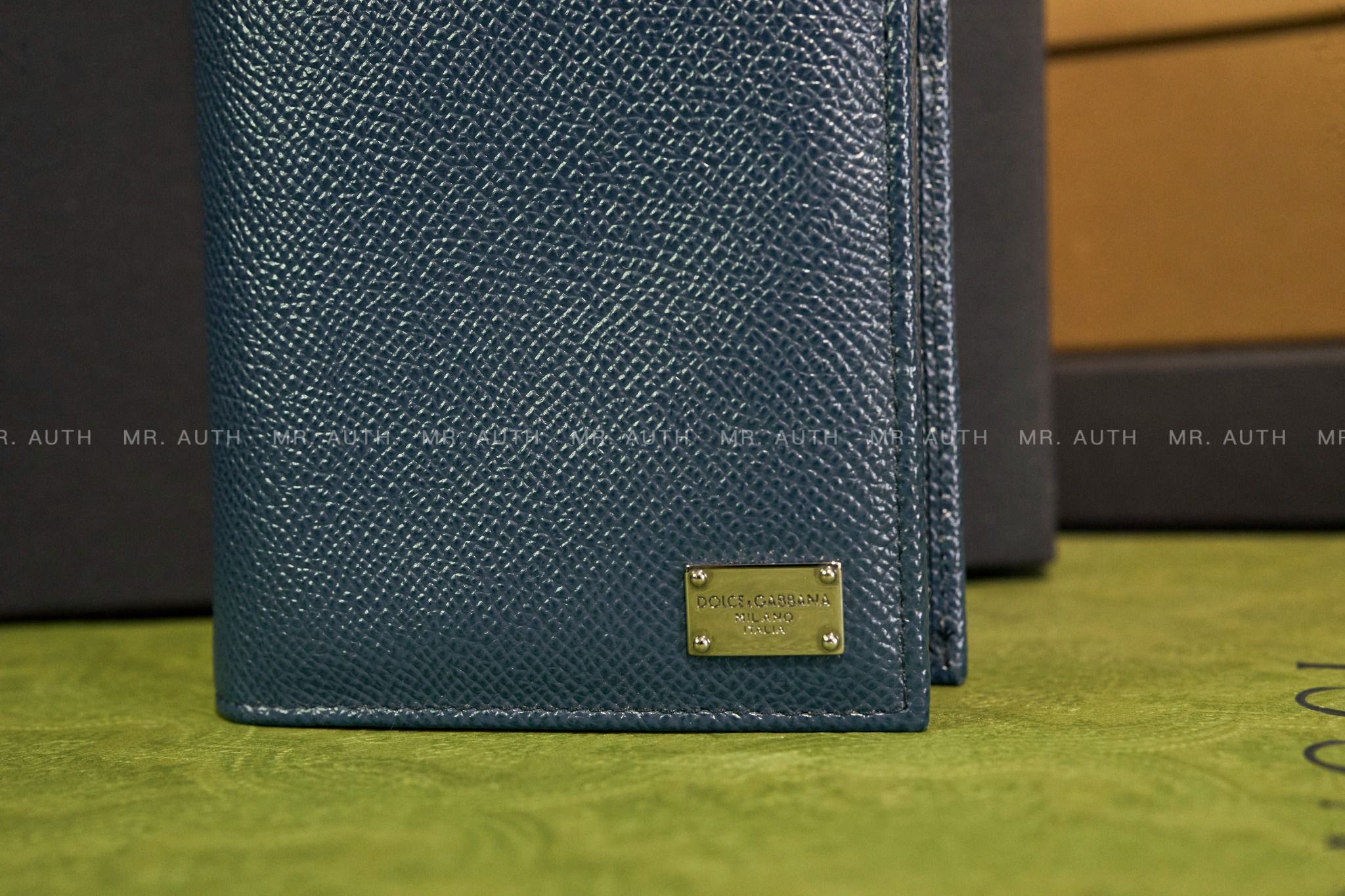 Dolce & Gabbana Wallet Genuine Leather Case Holder Purse Card Bifold.