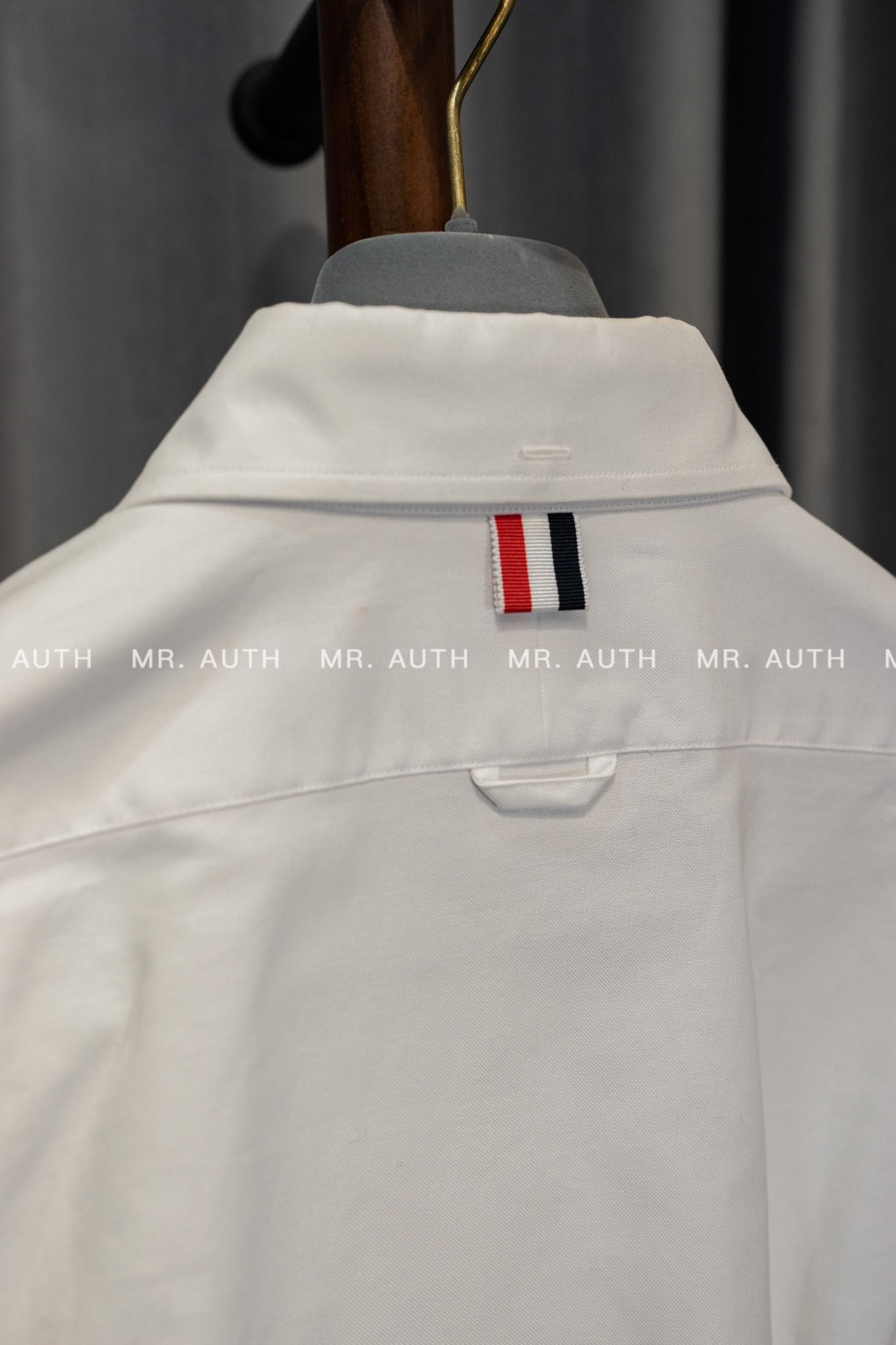 Thom Browne Solid Oxford 4-Bar Point Collar Shirt.