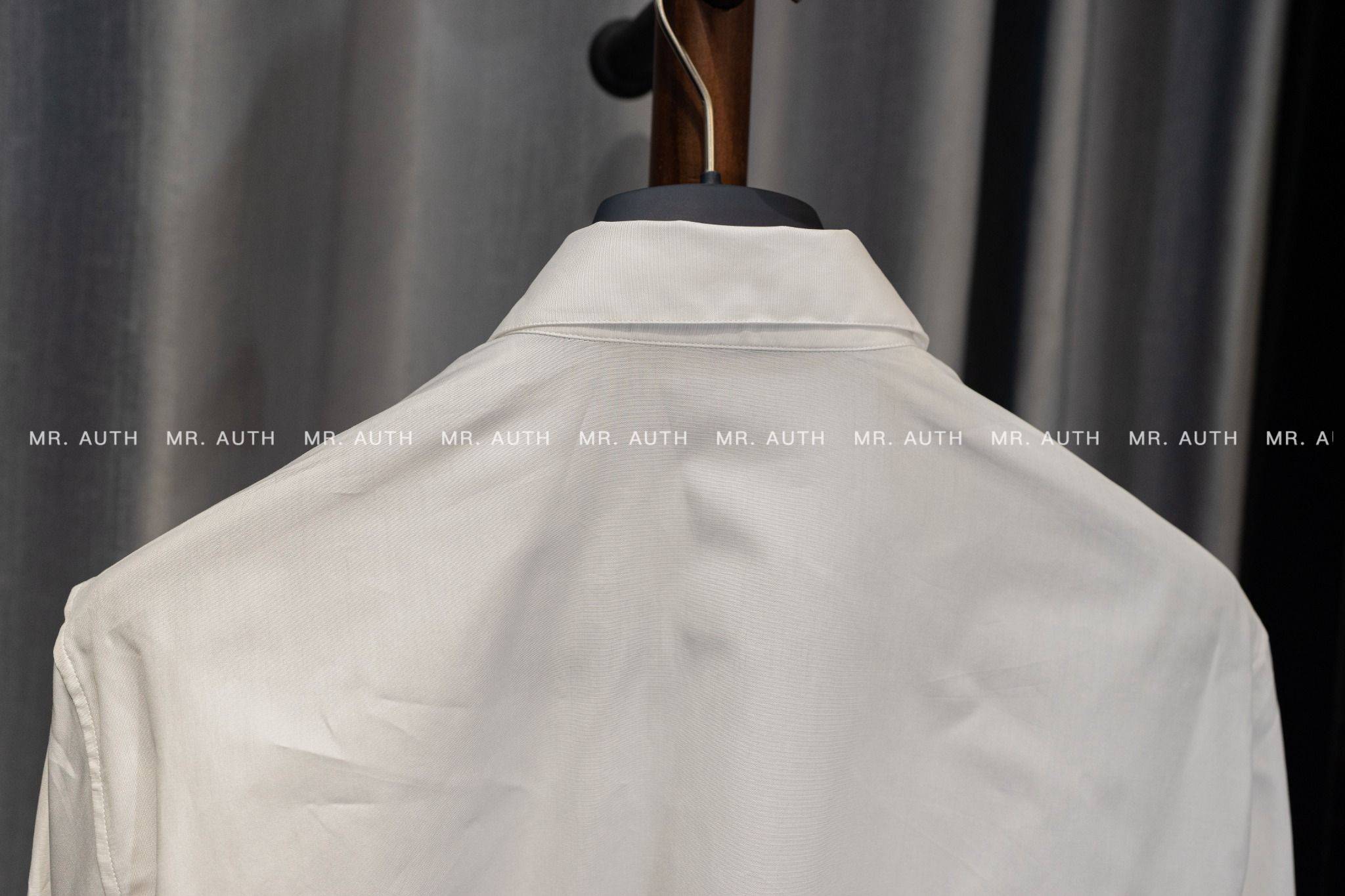 Christian Dior Tag Embroidery Shirt.