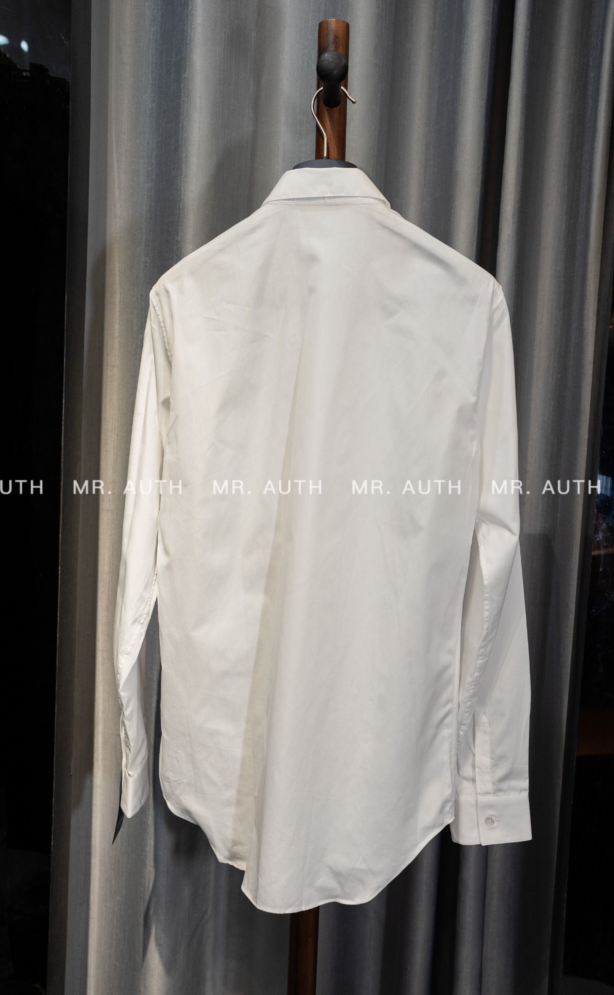 Christian Dior Tag Embroidery Shirt.