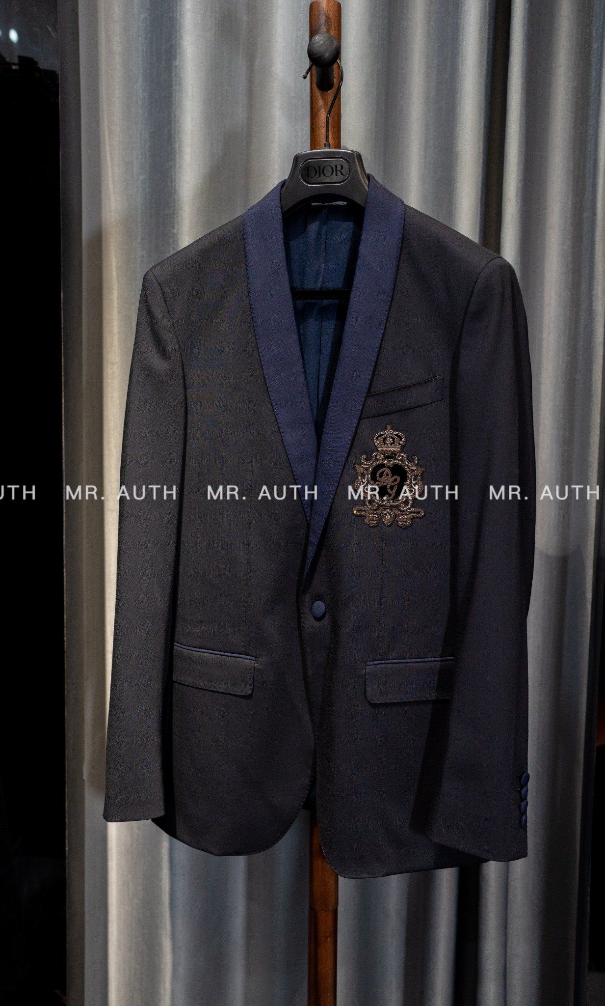 Dolce & Gabbana Single-breasted wool and cashmere jacket with DG patch