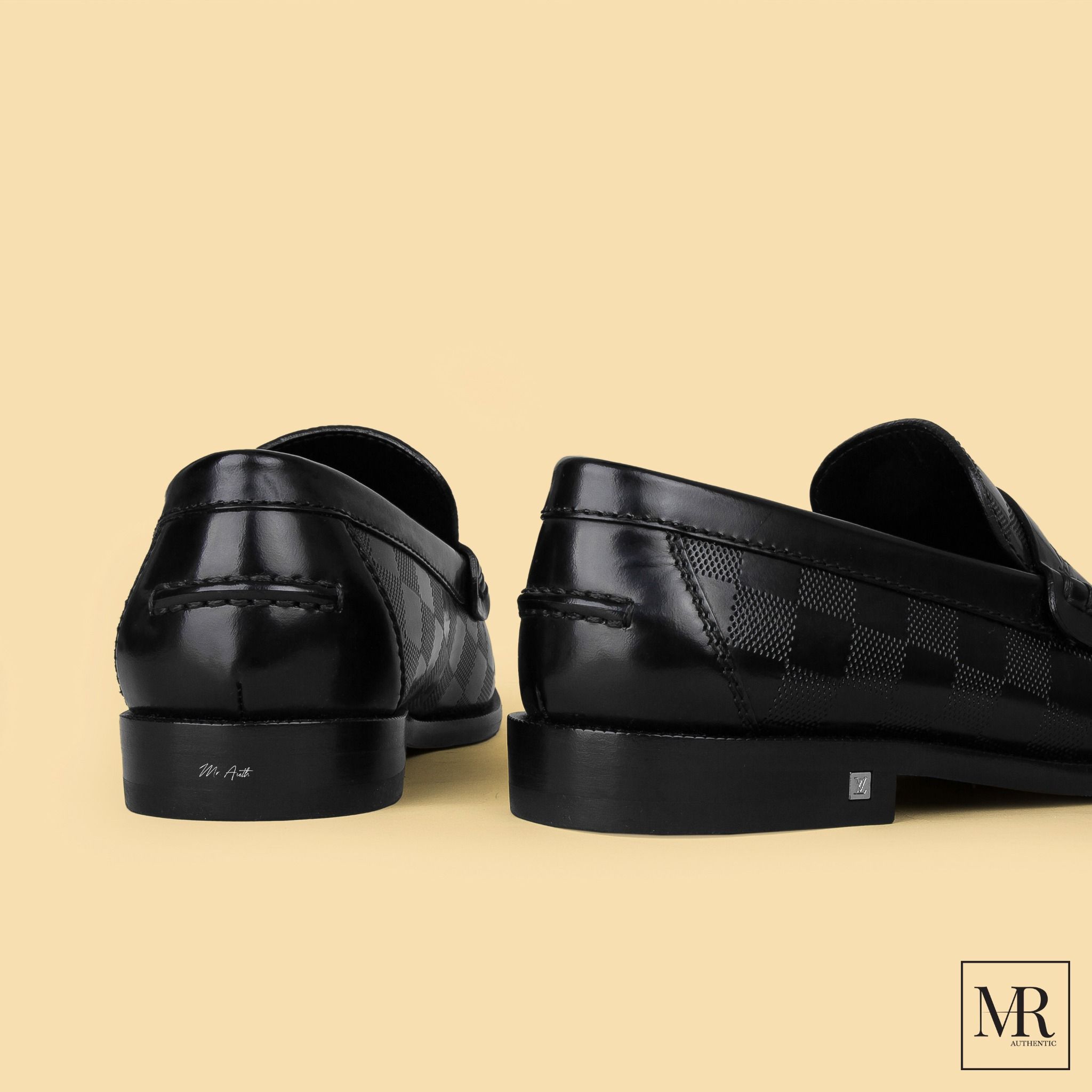 Giày Louis Vuitton Outline Loafer.