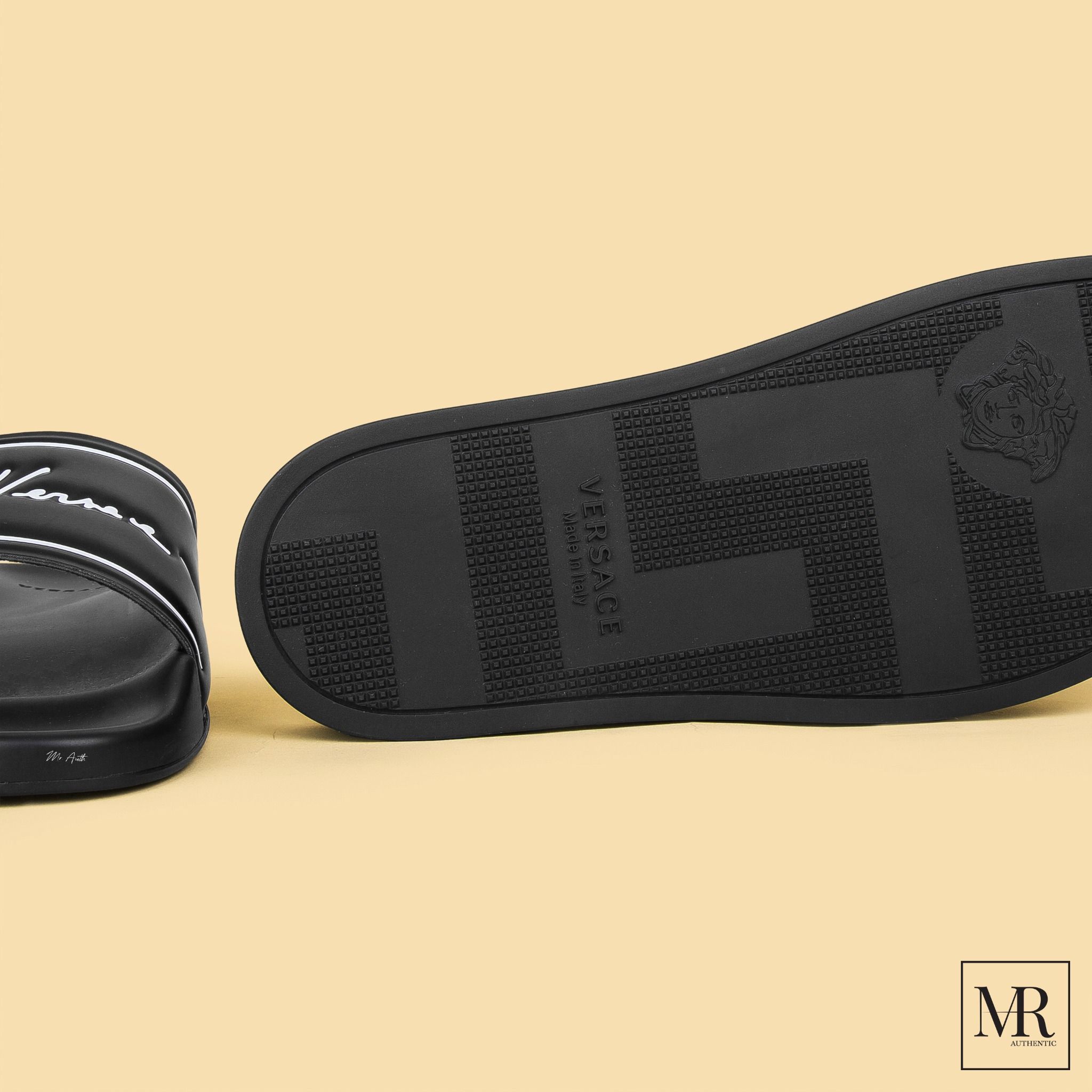 Dép Versace Flat Sandals.