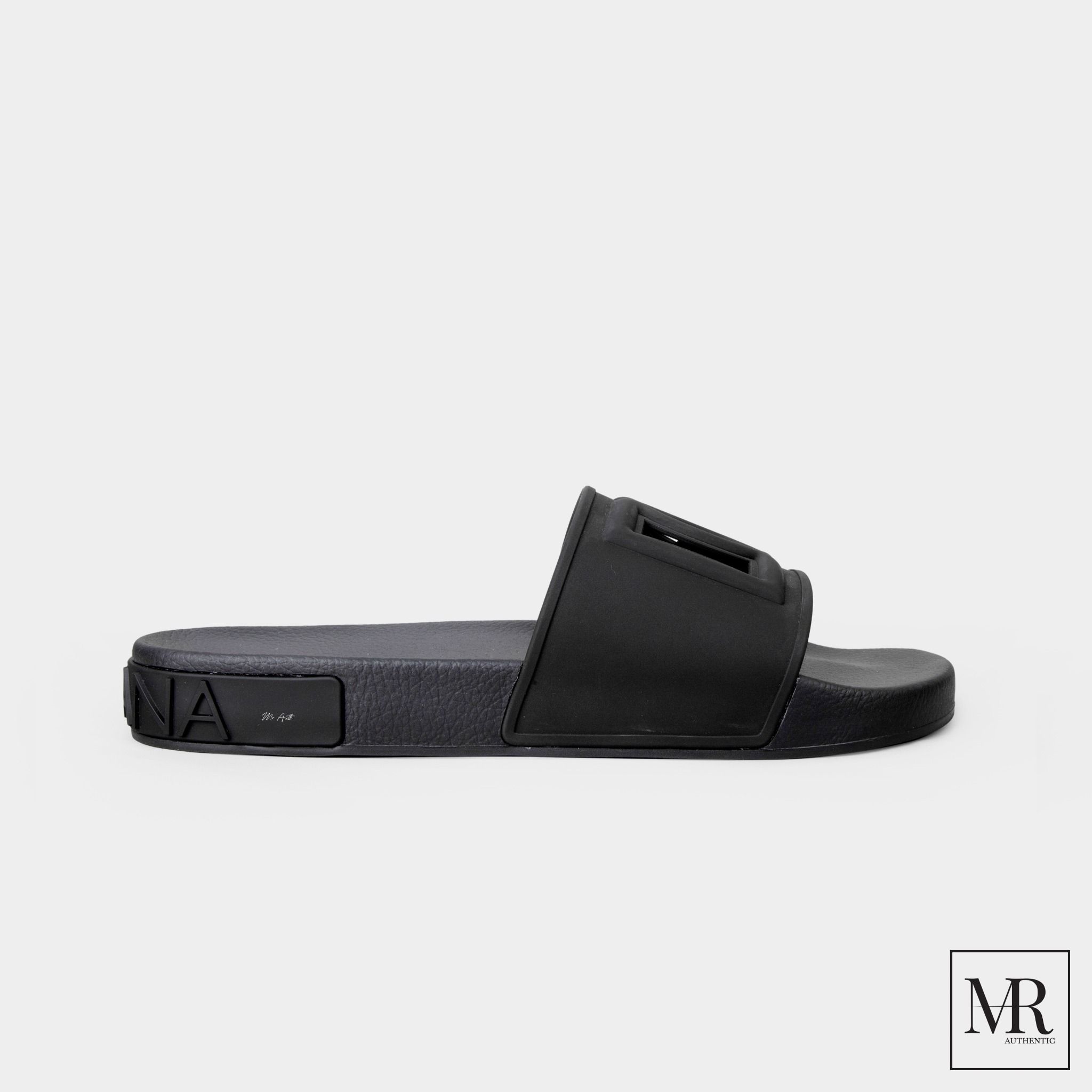 Dép Dolce & Gabbana Rubber Beachwear Slides with DG Millennials Logo.