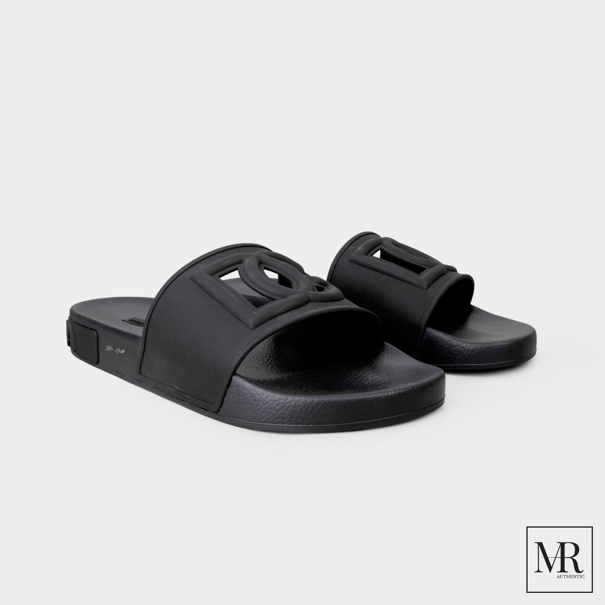 Dép Dolce & Gabbana Rubber Beachwear Slides with DG Millennials Logo.