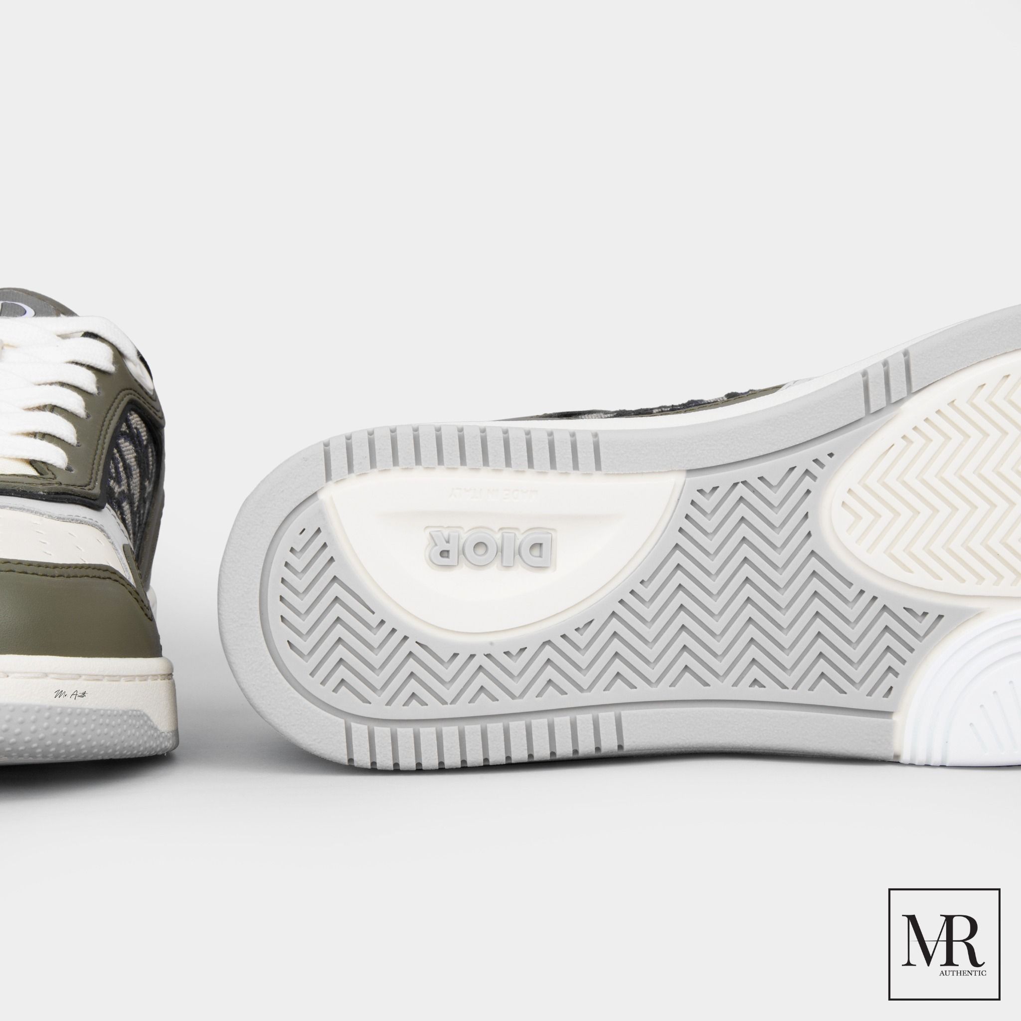 Giày Dior B27 Sneaker.