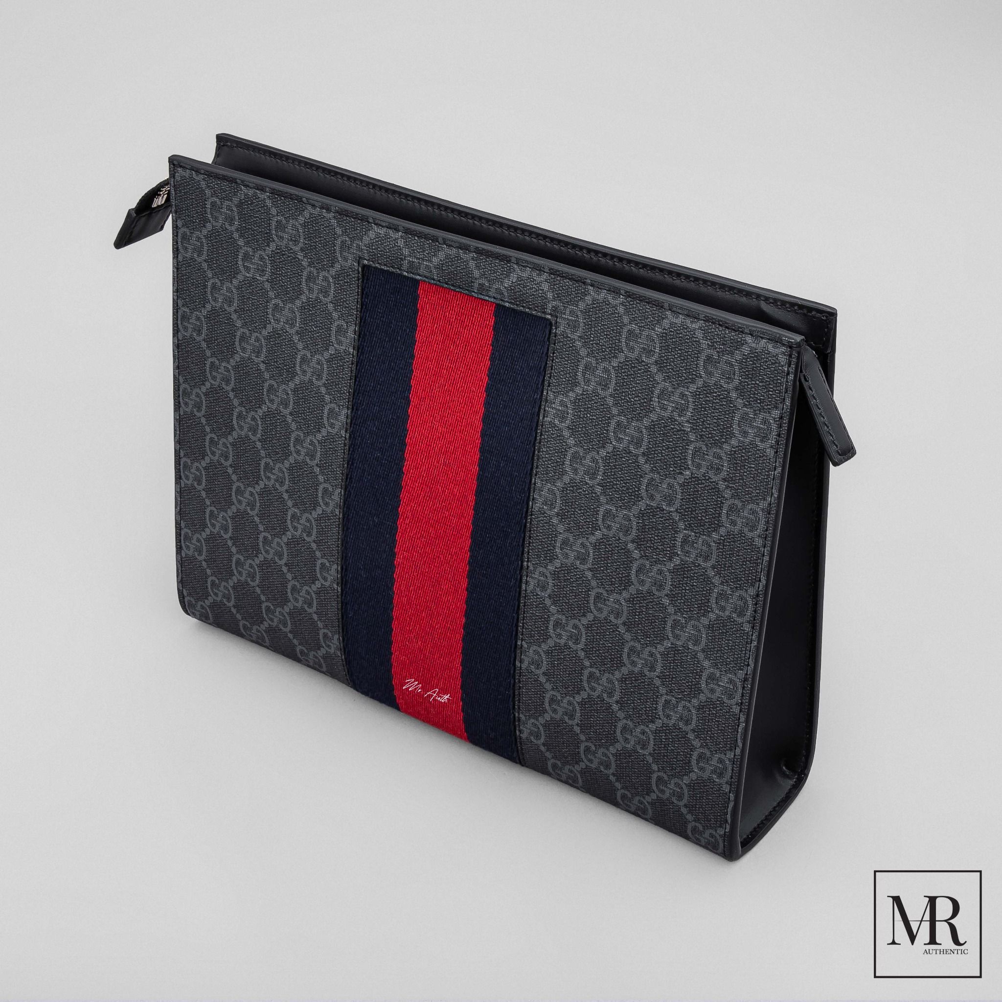Túi Gucci GG Black Pouch.