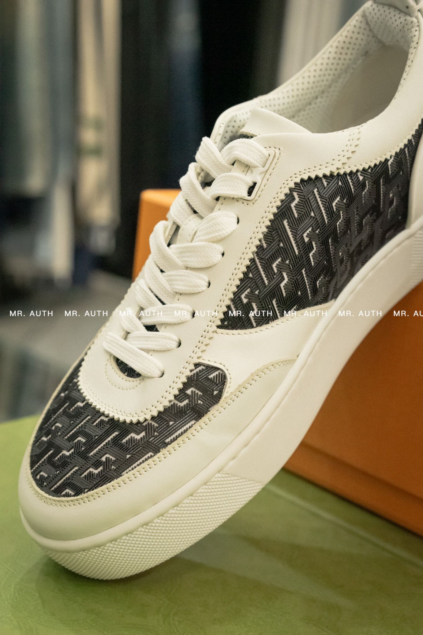 Louboutin Sneaker
