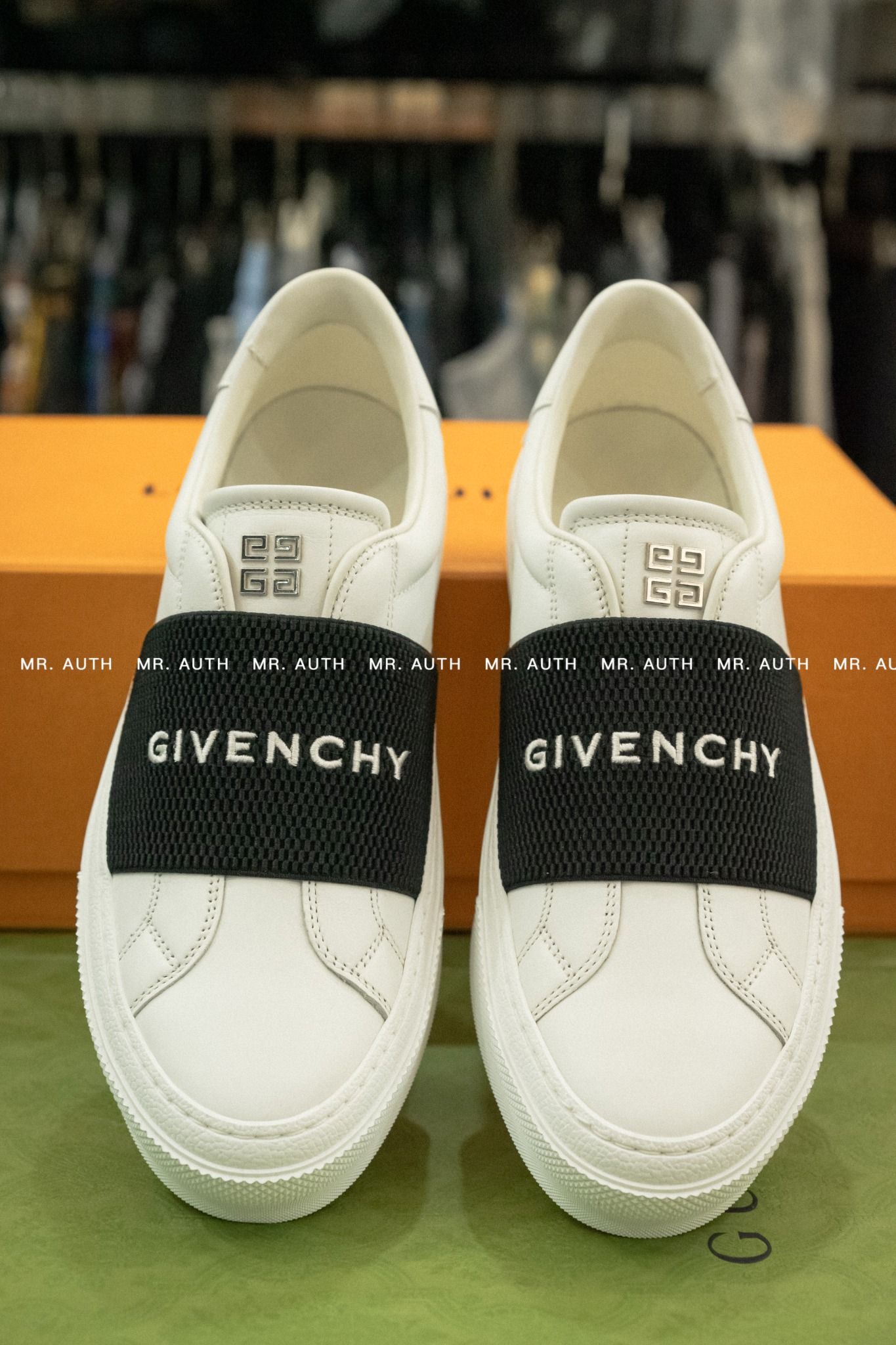 Givenchy City Sport sneakers in leather with GIVENCHY Strap