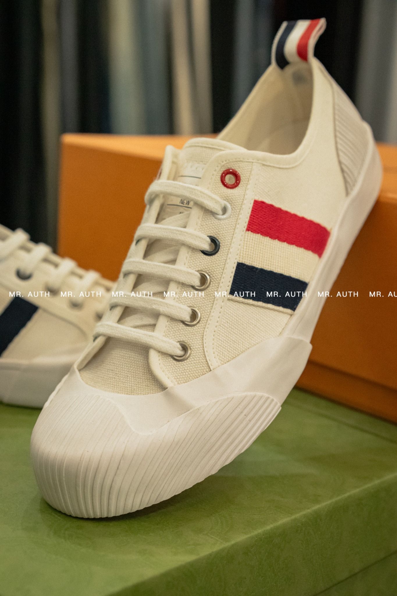 Thom Browne Sneaker