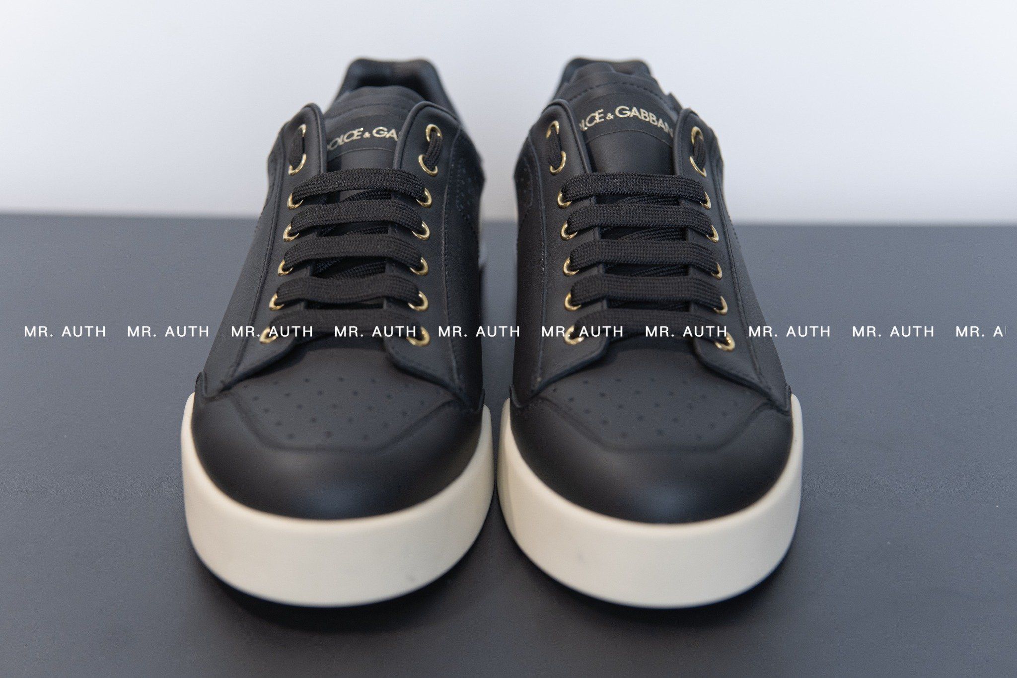 Dolce & Gabbana Sneakers.