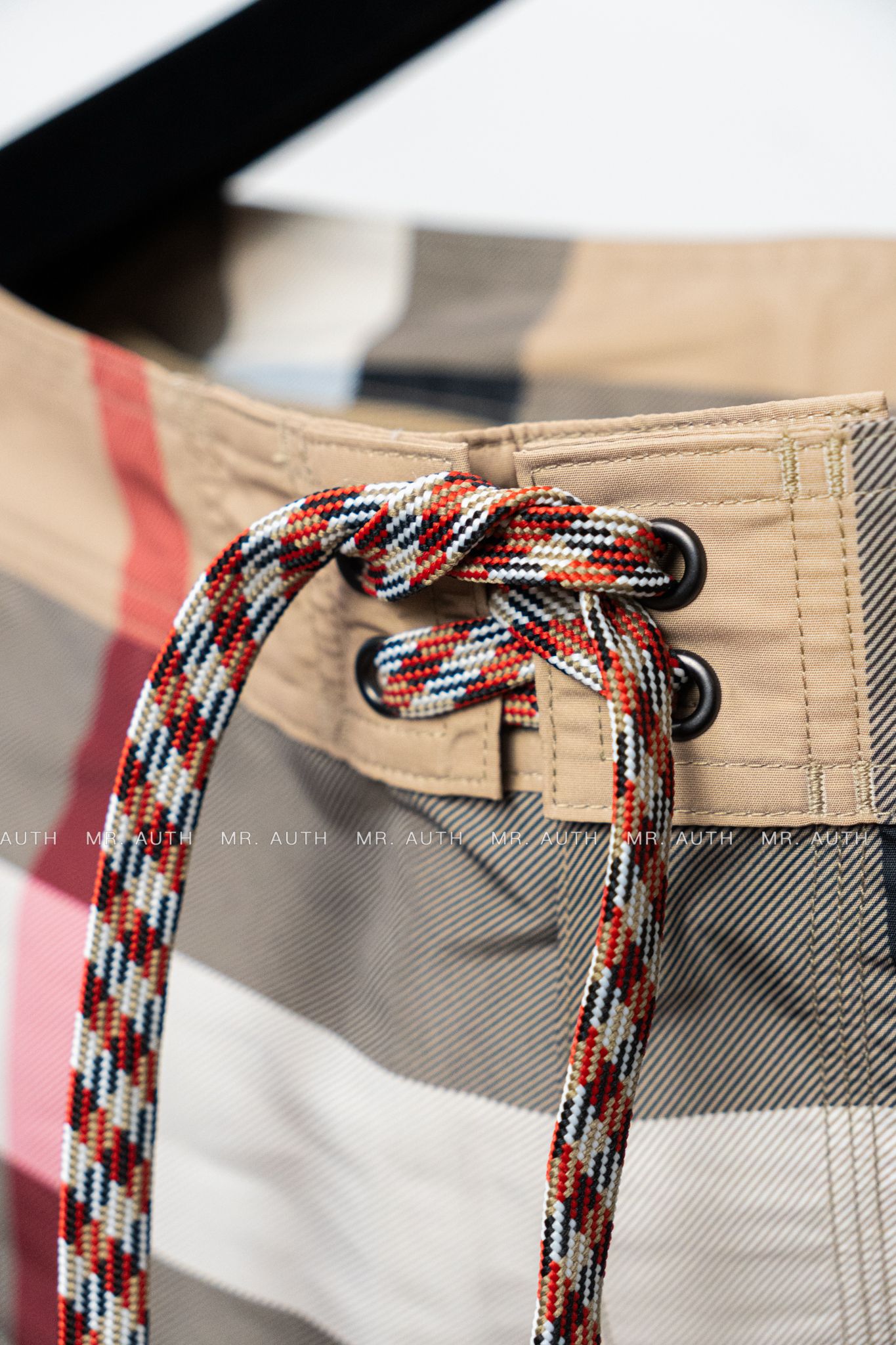 Quần Burberry Check Swim Shorts.