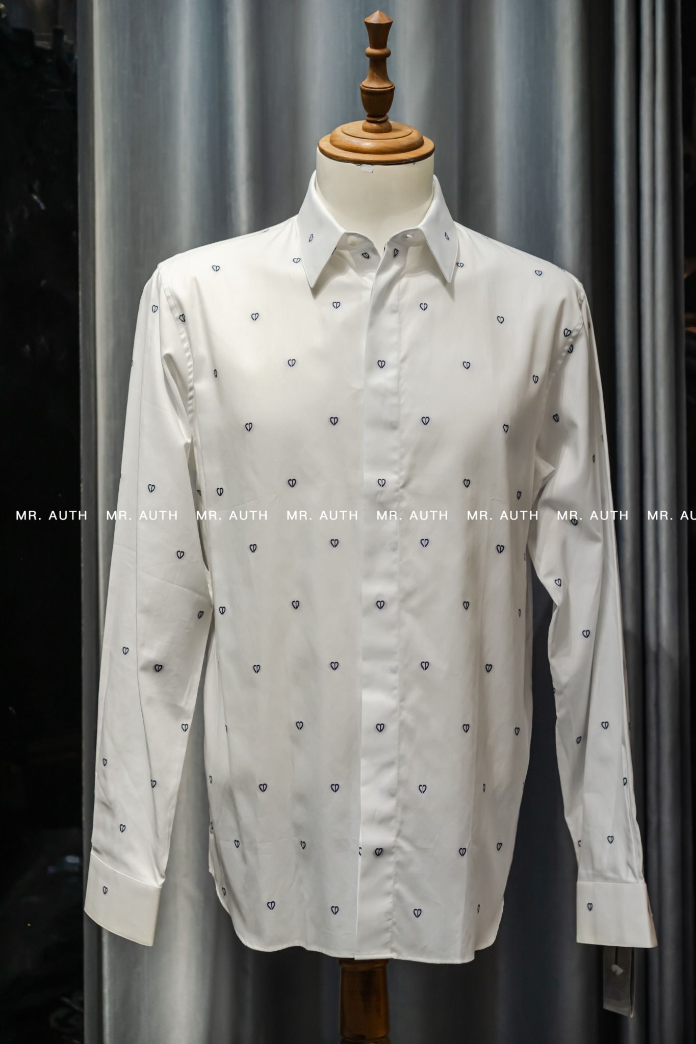 Dior CD Heart Embroidered Shirt.