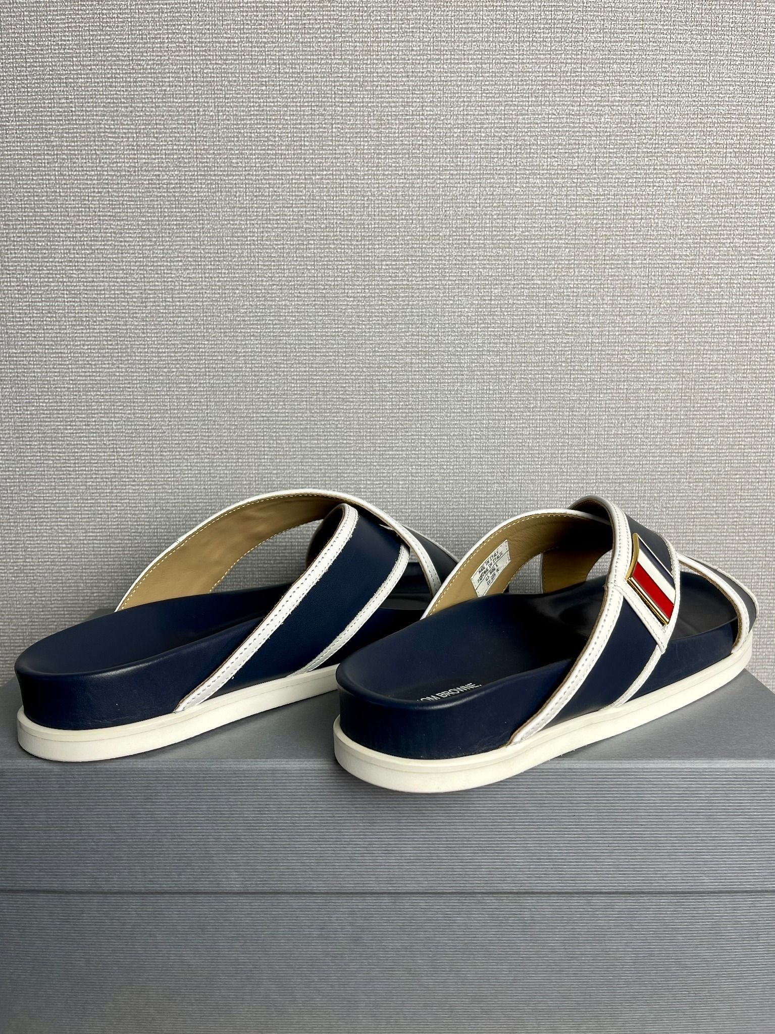 Dép Thom Browne Criss-Cross Leather Sandals.
