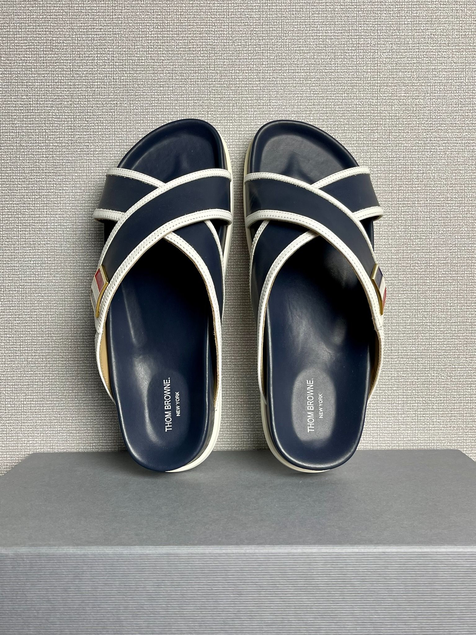 Dép Thom Browne Criss-Cross Leather Sandals.