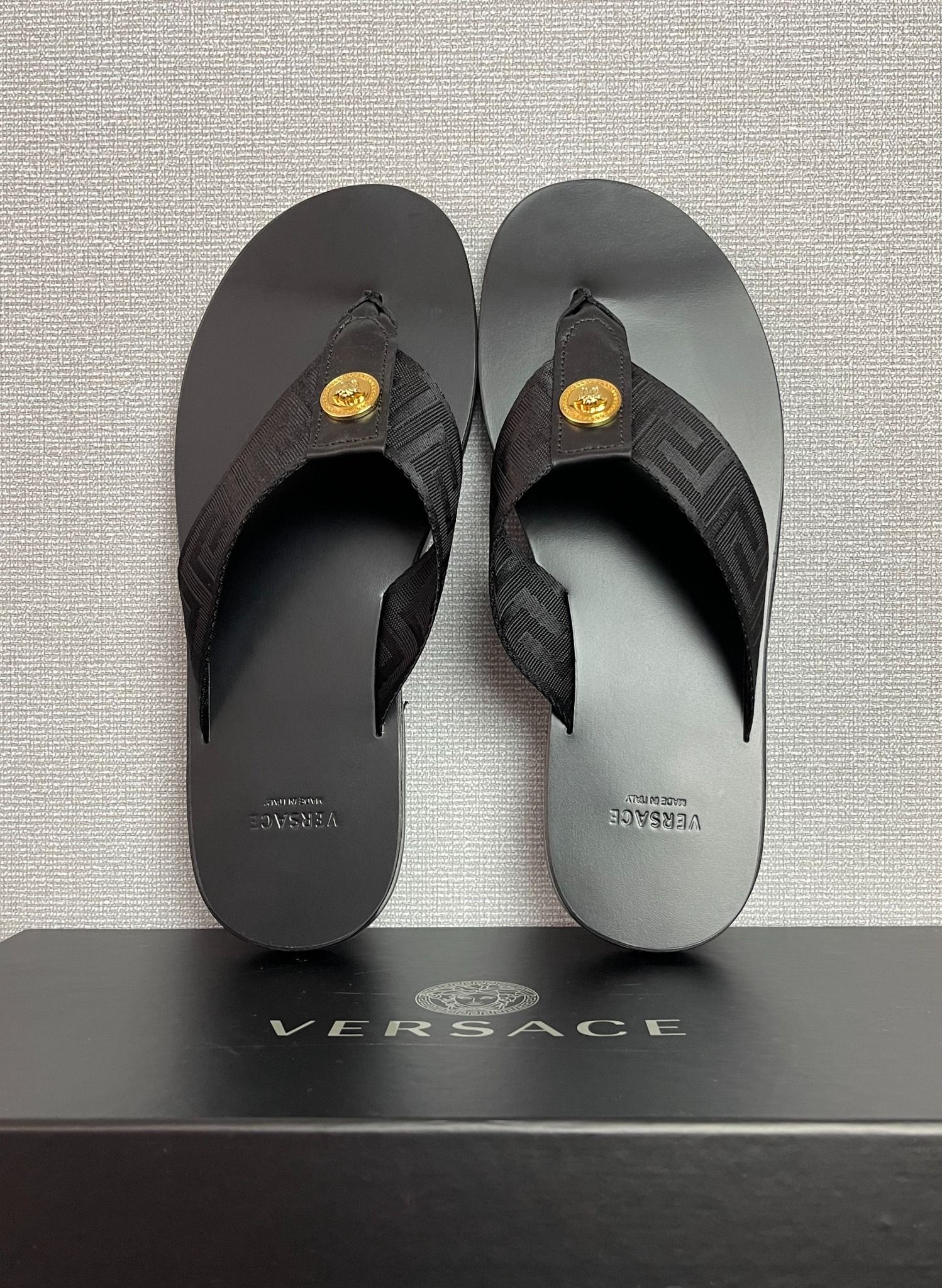 Dép Versace Greca Sandals.