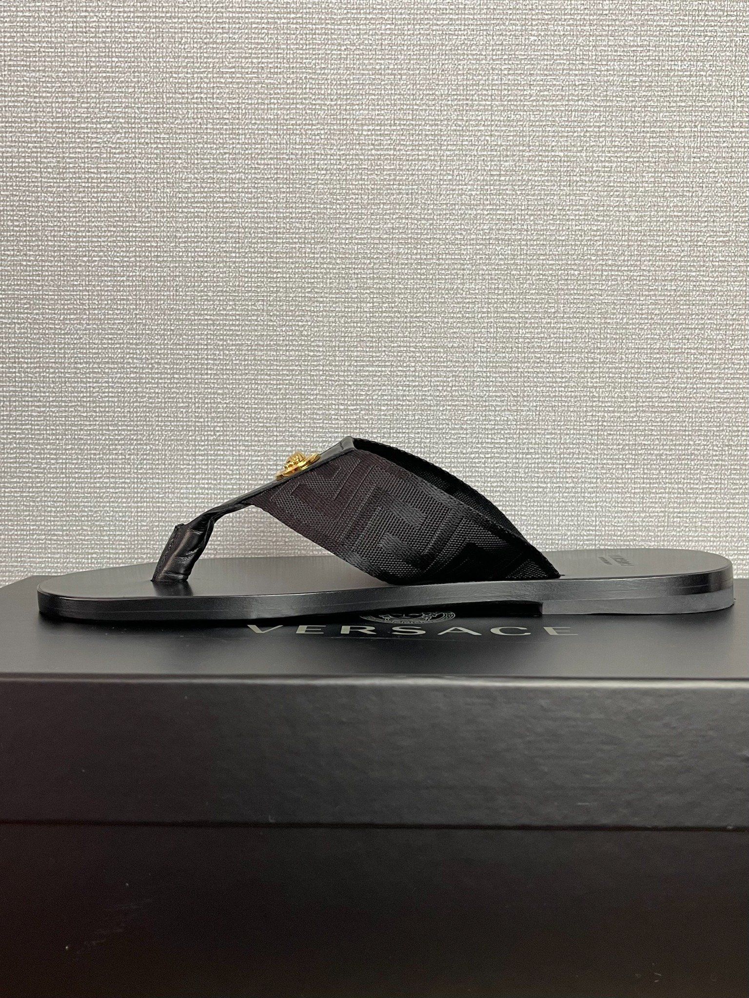 Dép Versace Greca Sandals.