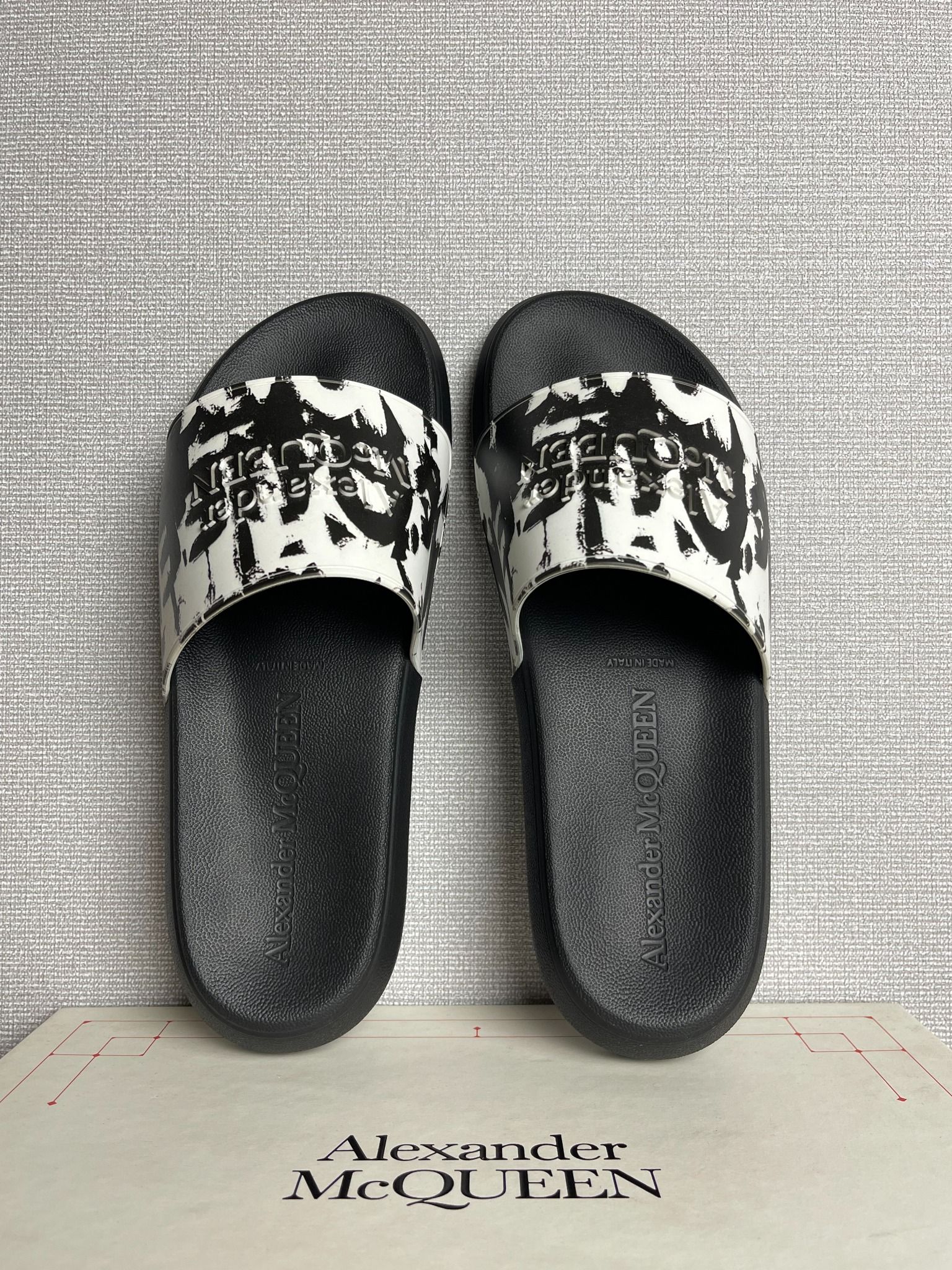 Dép Alexander Mcqueen Mega Graffiti Slider