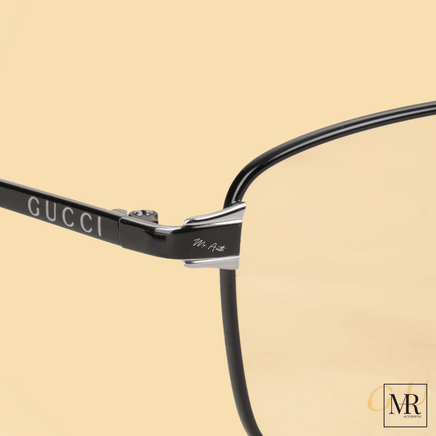 Gọng kính Gucci Glasses.