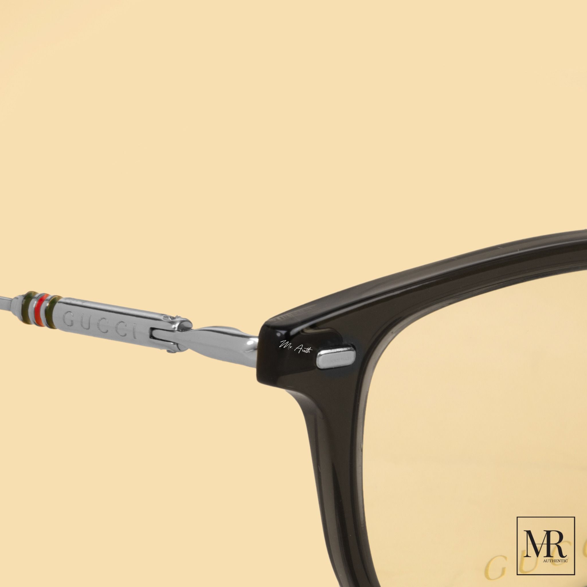 Gọng kính Gucci Glasses.