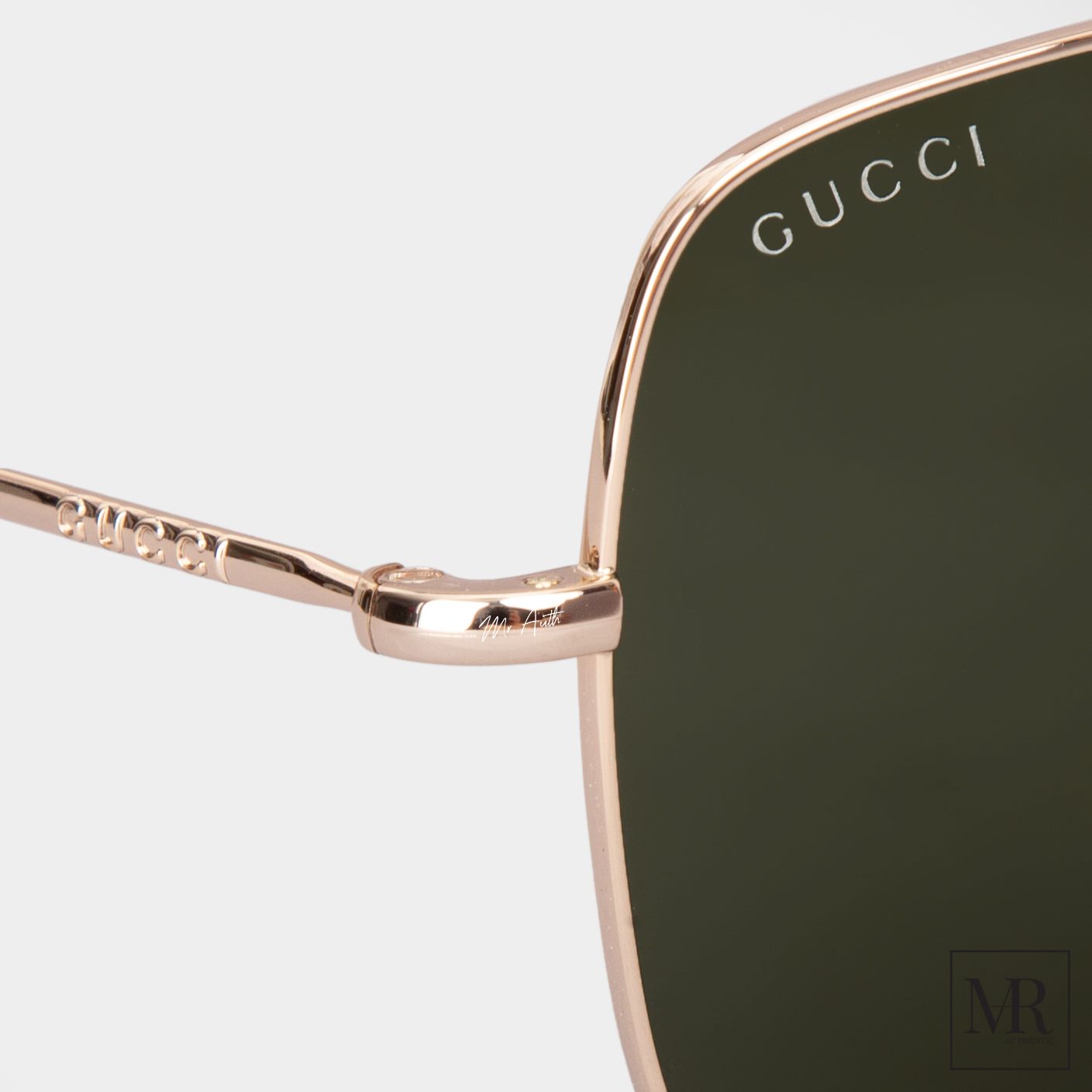 Kính mát Gucci Sunglasses.