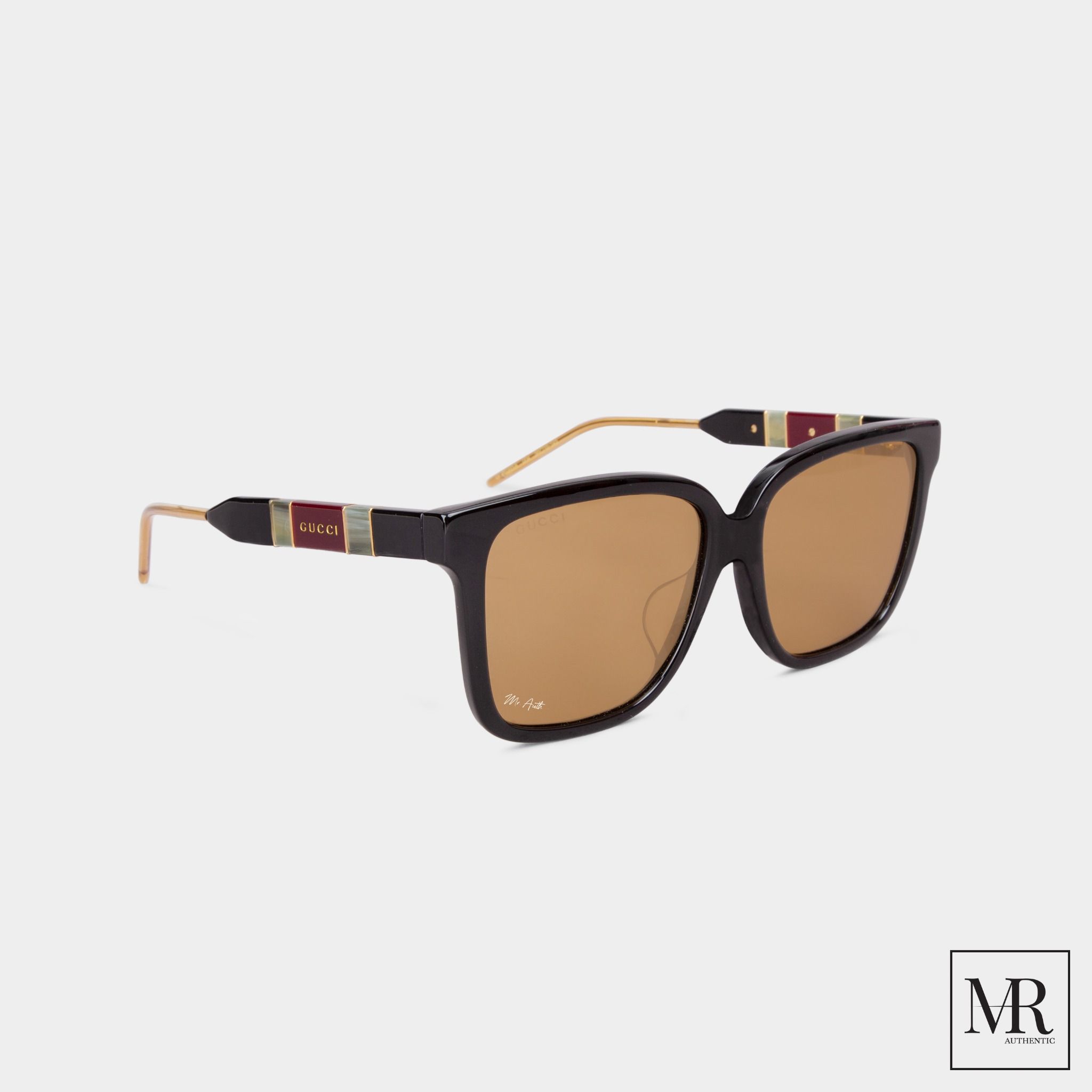Kính mát Gucci Sunglasses.