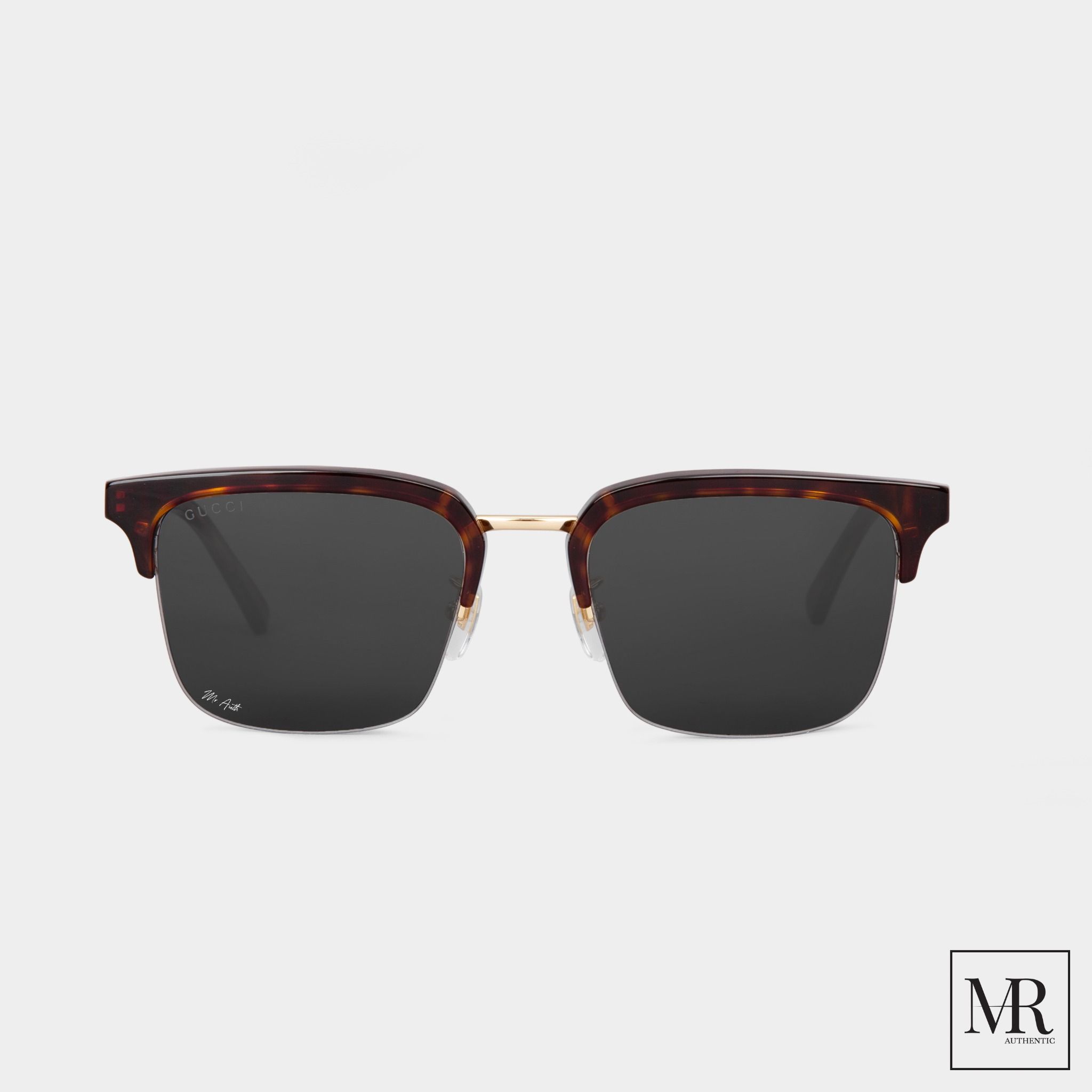 Kính mát Gucci Sunglasses.