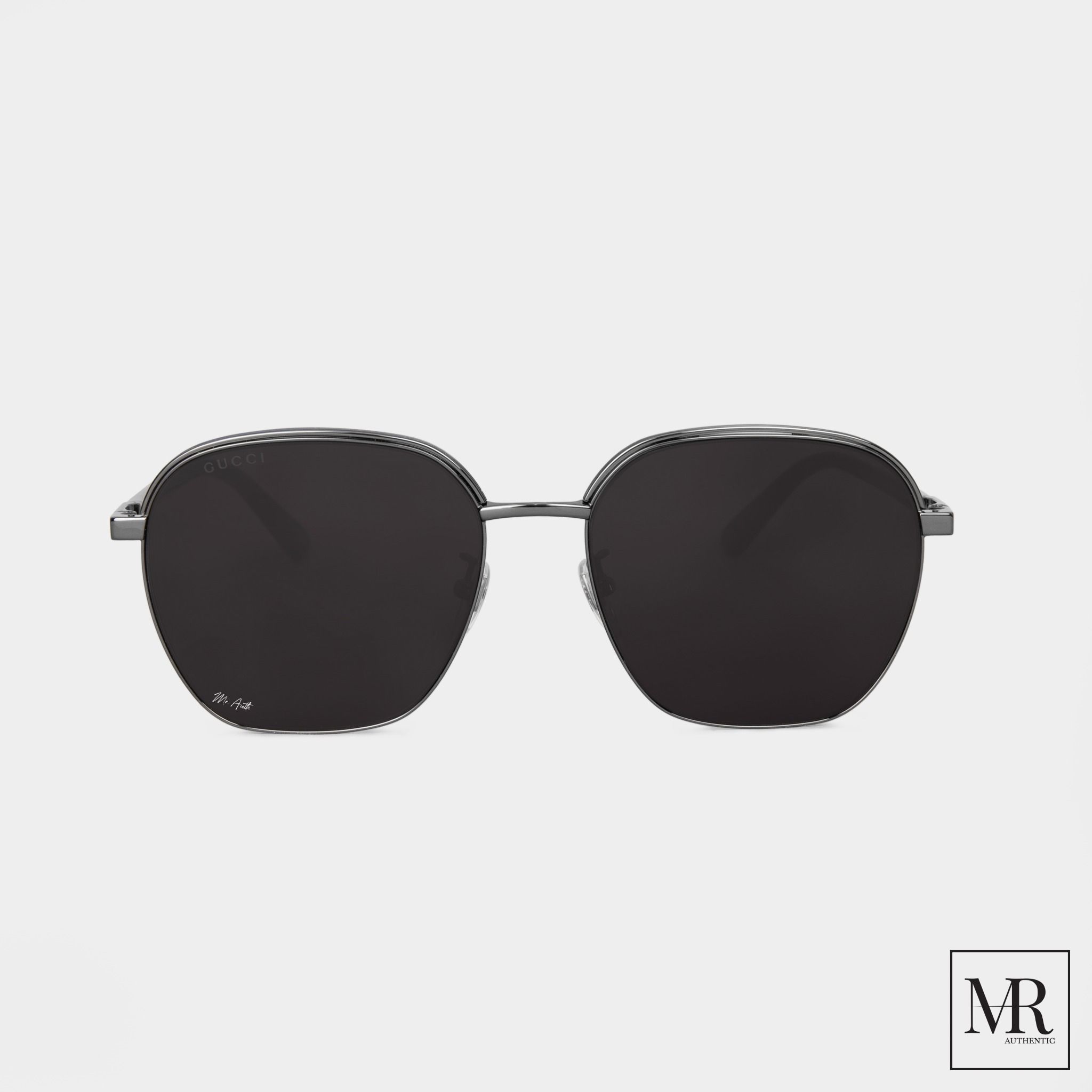 Kính mát Gucci Sunglasses.