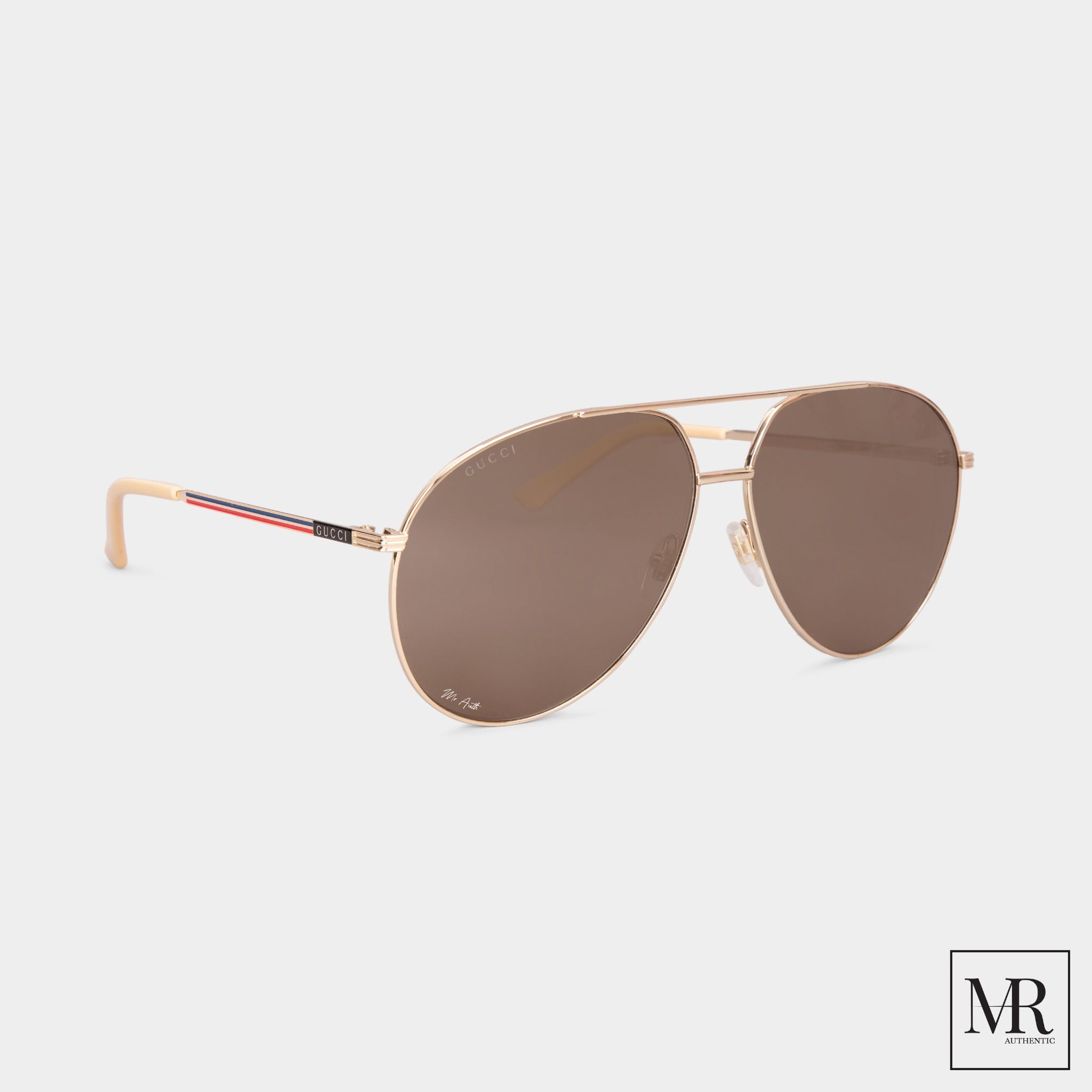 Kính mát Gucci Sunglasses.