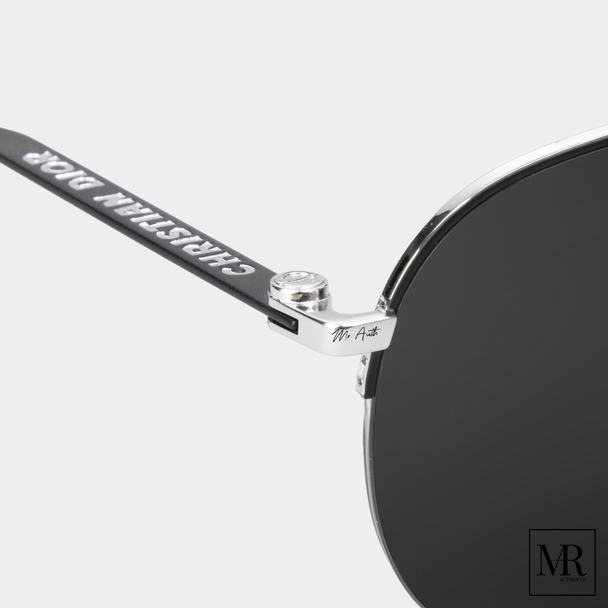 Kính mát Dior Sunglasses.