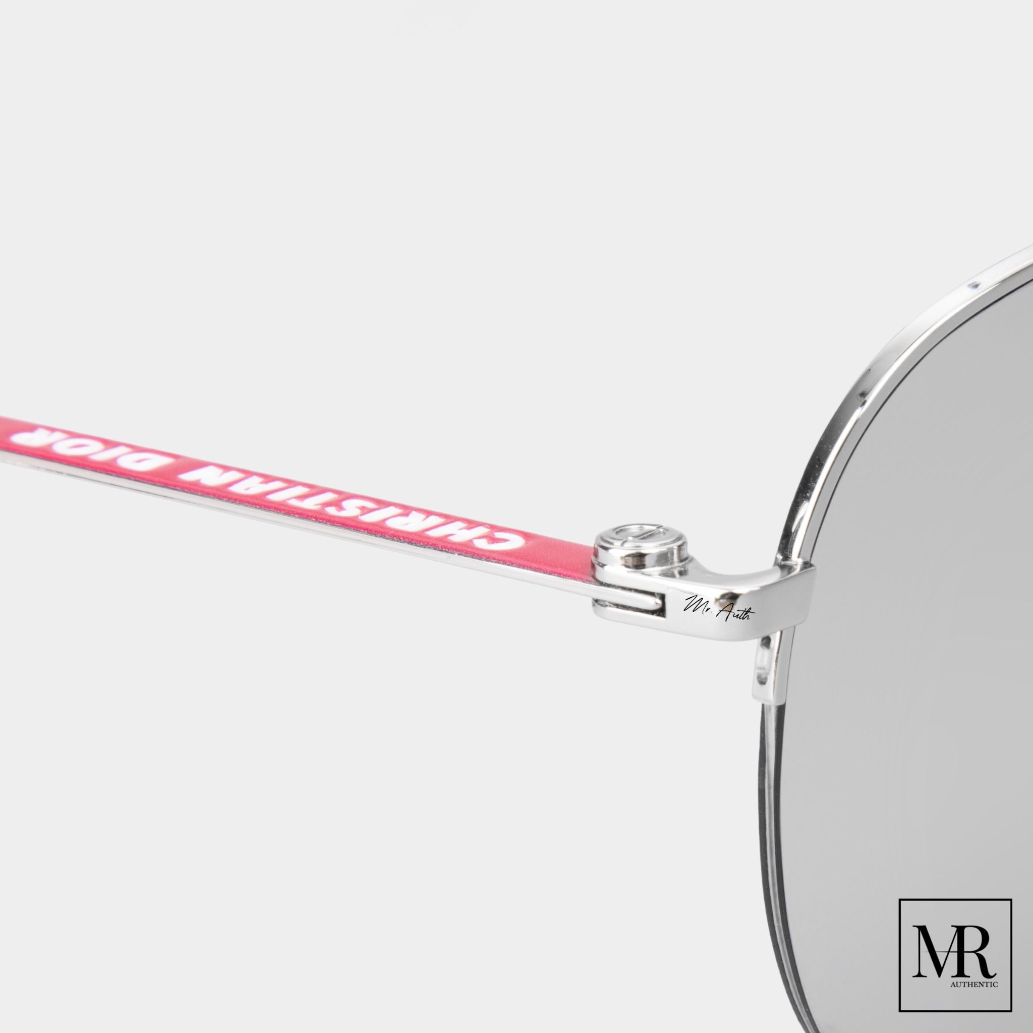 Kính mát Dior Sunglasses.