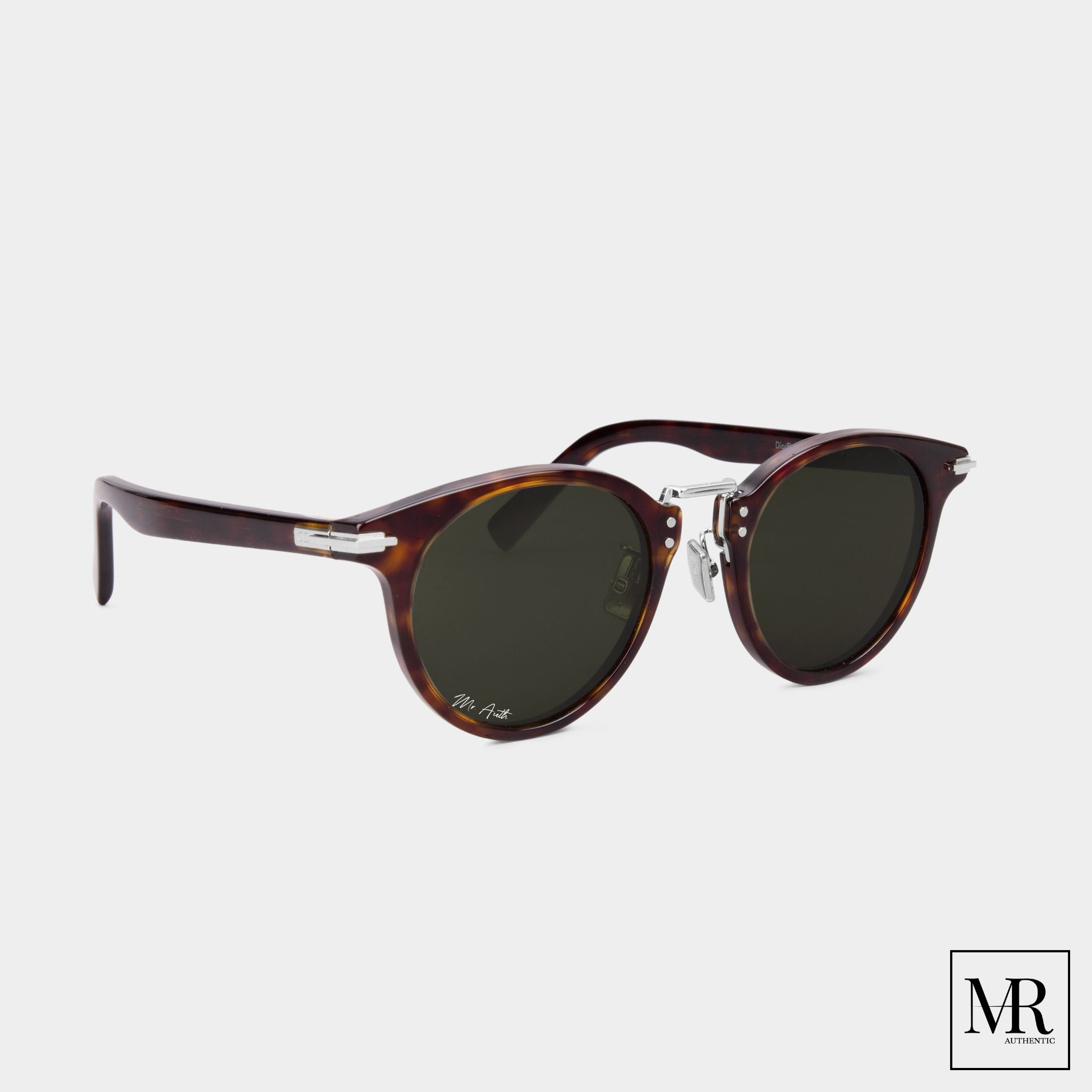 Kính mát Dior Sunglasses.