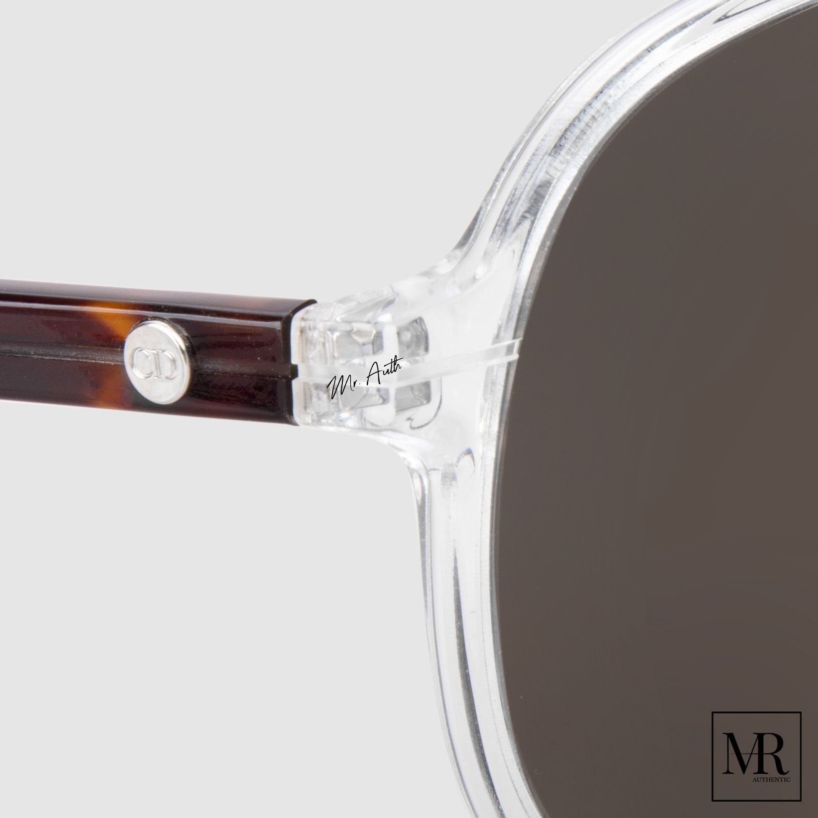 Kính mát Dior Sunglasses.