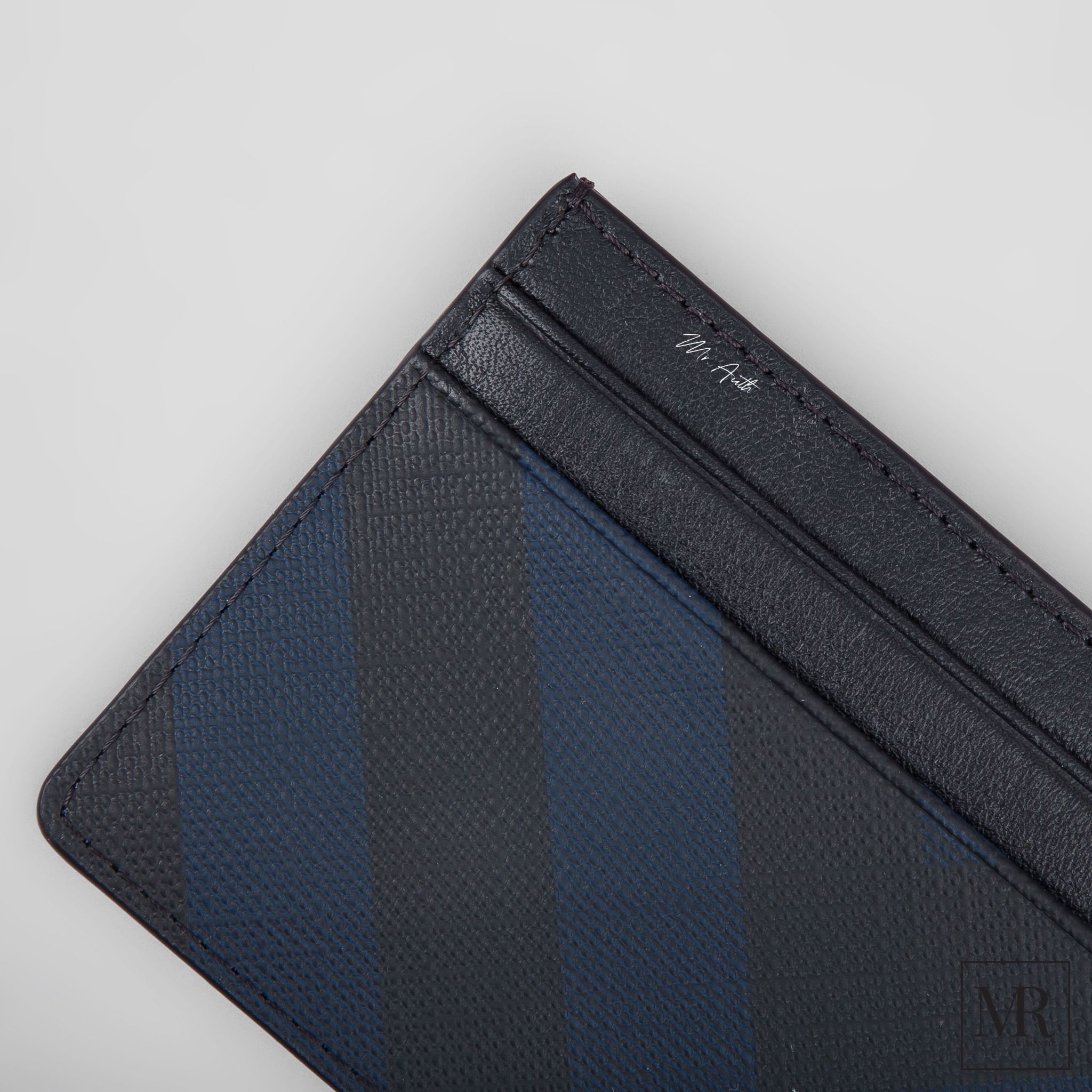 Ví Burberry London Check and Leather Card Case.