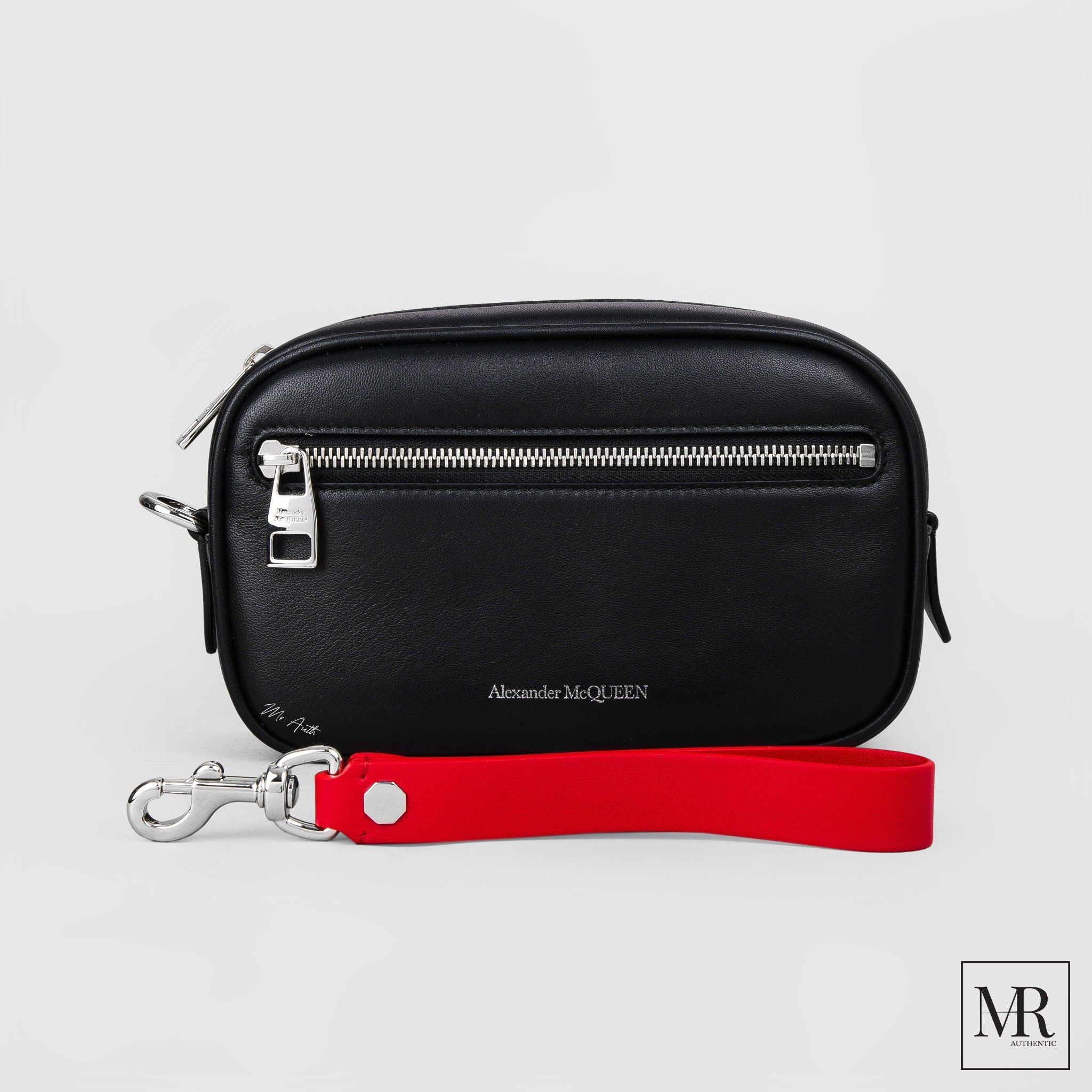 Túi Alexander McQueen Leather Pouch Bag.