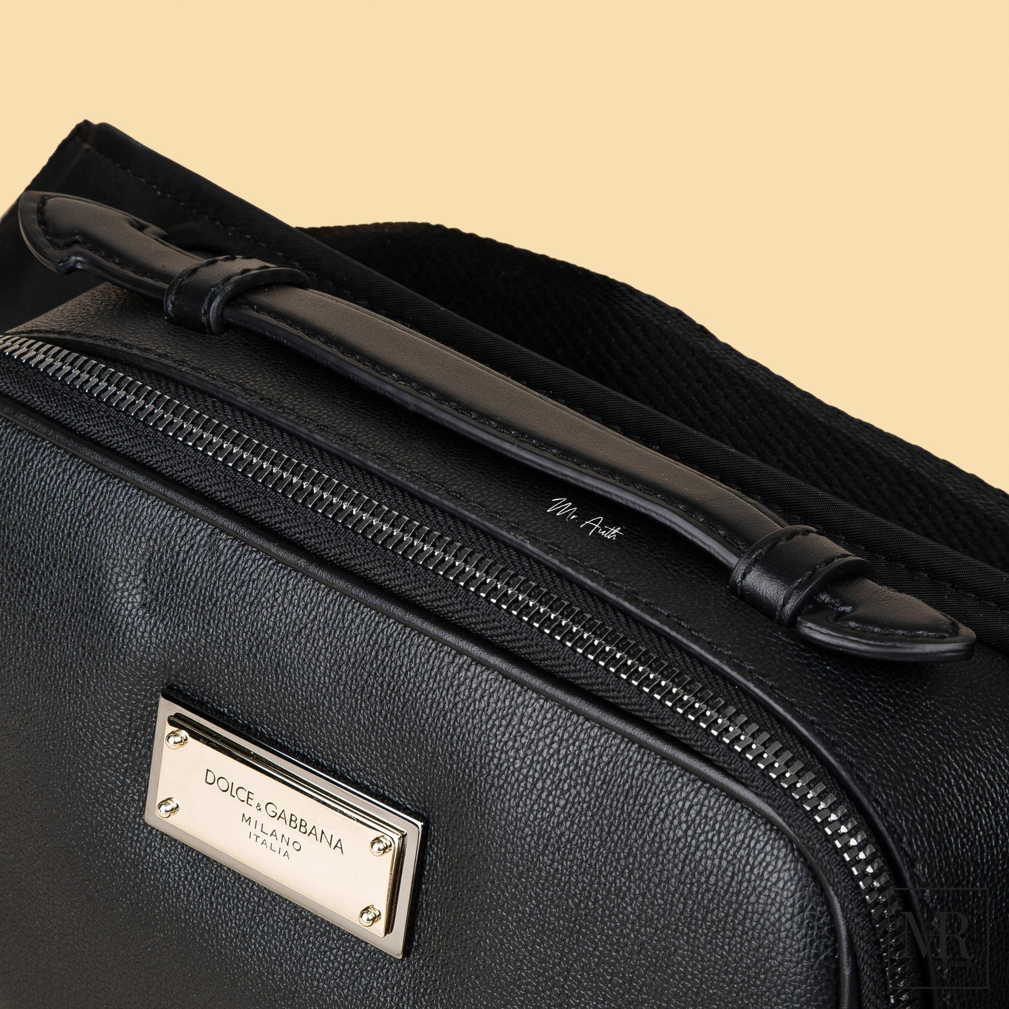 Túi Dolce & Gabbana Grainy Calfskin Belt Bag.