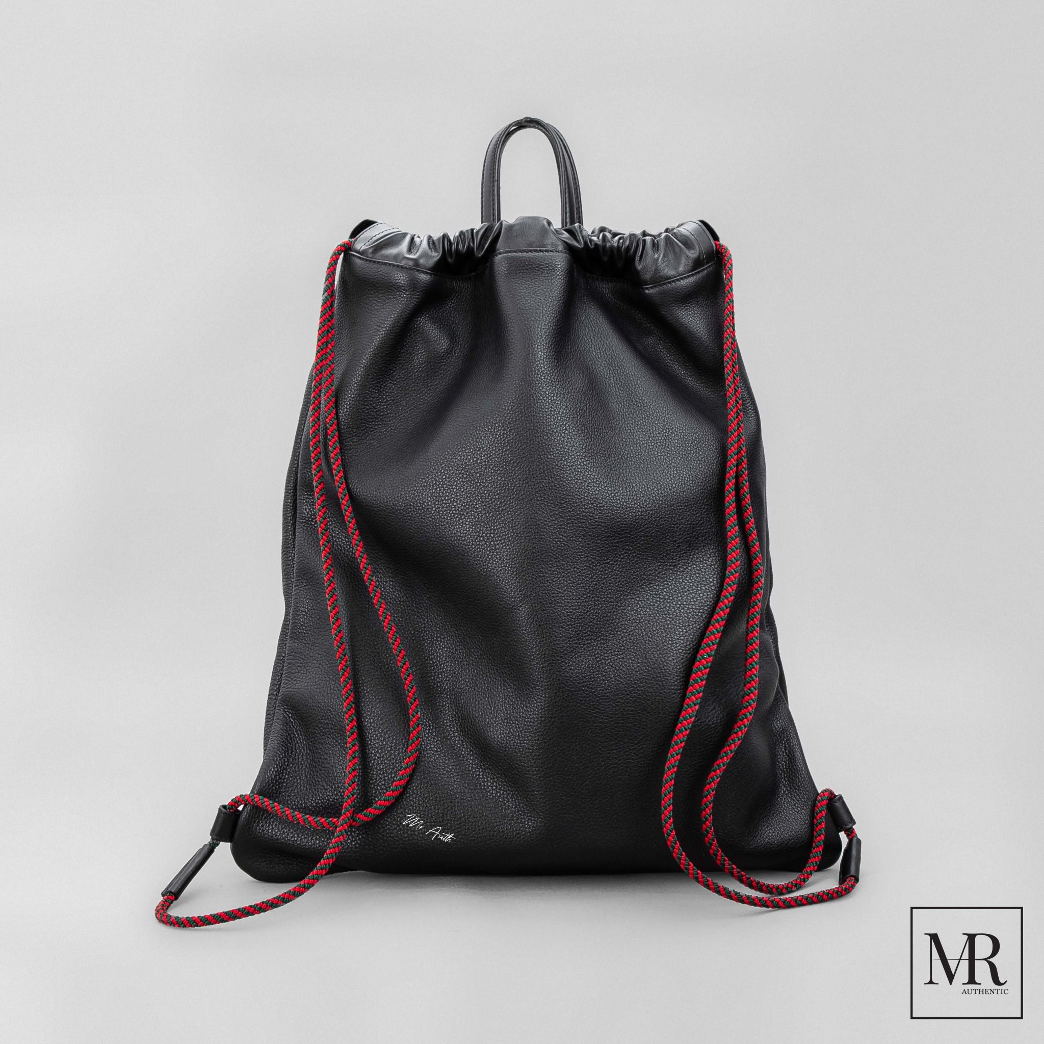 Túi Gucci Drawstring Backpack.