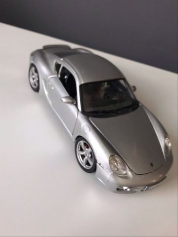  Xe mô hình Porsche Cayman S tỉ lệ 1:18 