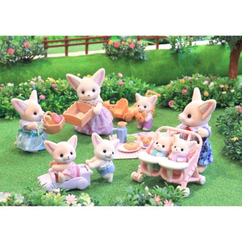  Đồ chơi Sylvanian Families DF-24 Nakayoshi Picnic Doll and Furniture Set 