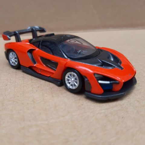  Tomica Premium 14 McLaren Senna 