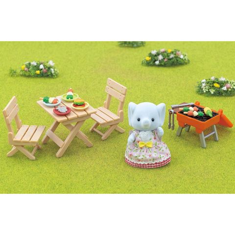  Đồ chơi búp bê DF-16 Sylvanian Families Elephant Girl: Blue Sky Barbecue Set, Doll and Furniture Set 