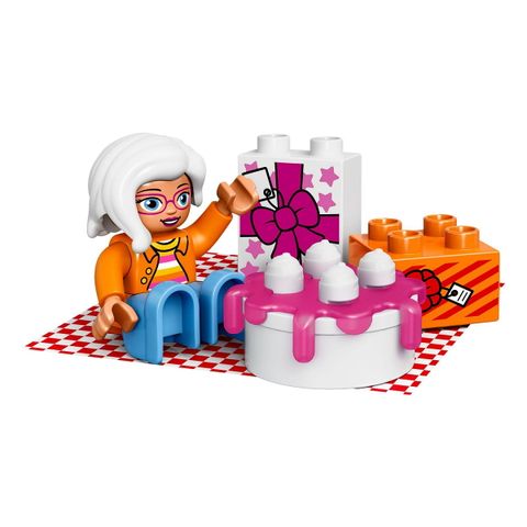  Lego Duplo 10832 Bữa Tiệc Sinh Nhật Ngoài Trời 