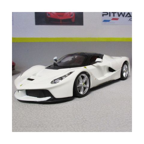  Mô hình ô tô Ferrari Laferraci trắng đen 