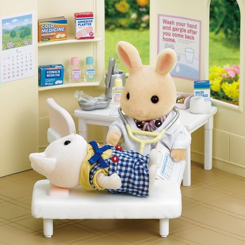  Phòng khám Bác sĩ Country Doctor Sylvanian Families 5096 