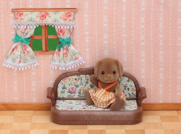 Sylvanian Families 1822 Chị Chó Nâu Dog Sister with Sofa