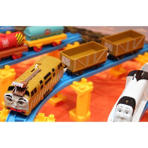  Tàu hỏa TS-09 Plarail Diesel Takara Tomy 