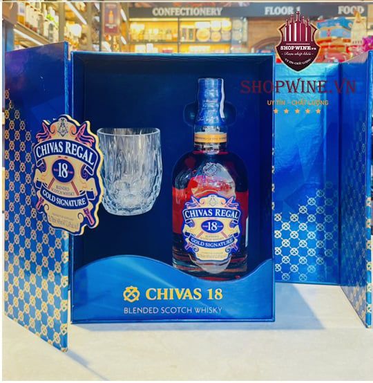Rượu Chivas Regal 18 years old Gift Box 2023