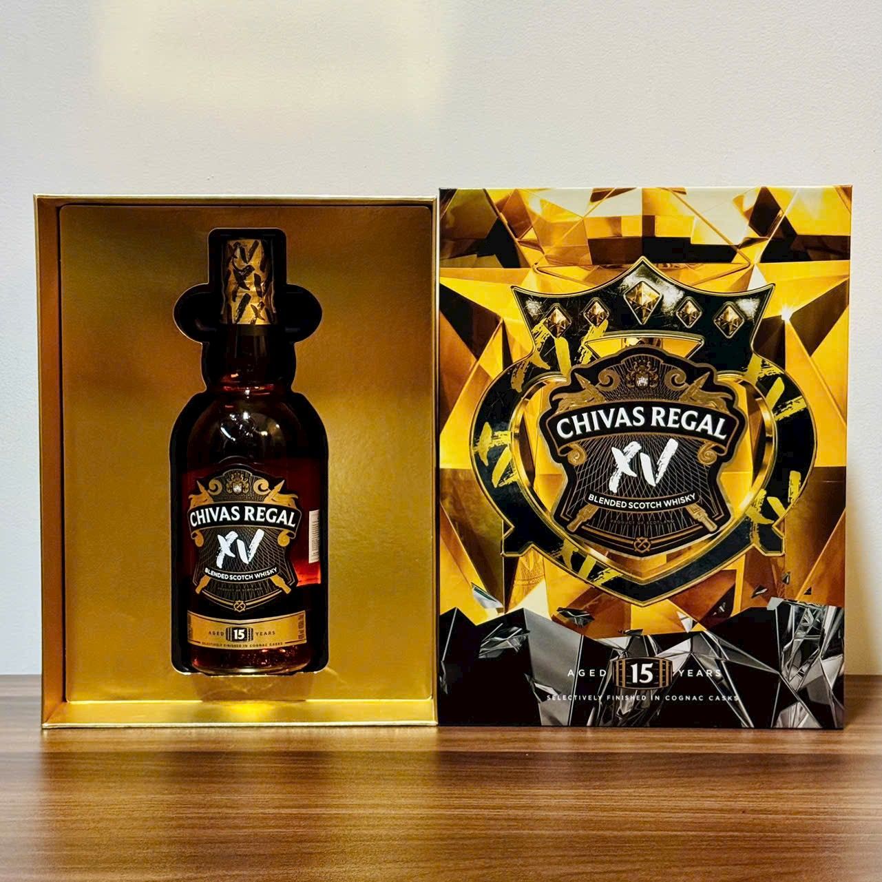 RƯỢU CHIVAS 15 NĂM HỘP QUÀ TẾT 2025